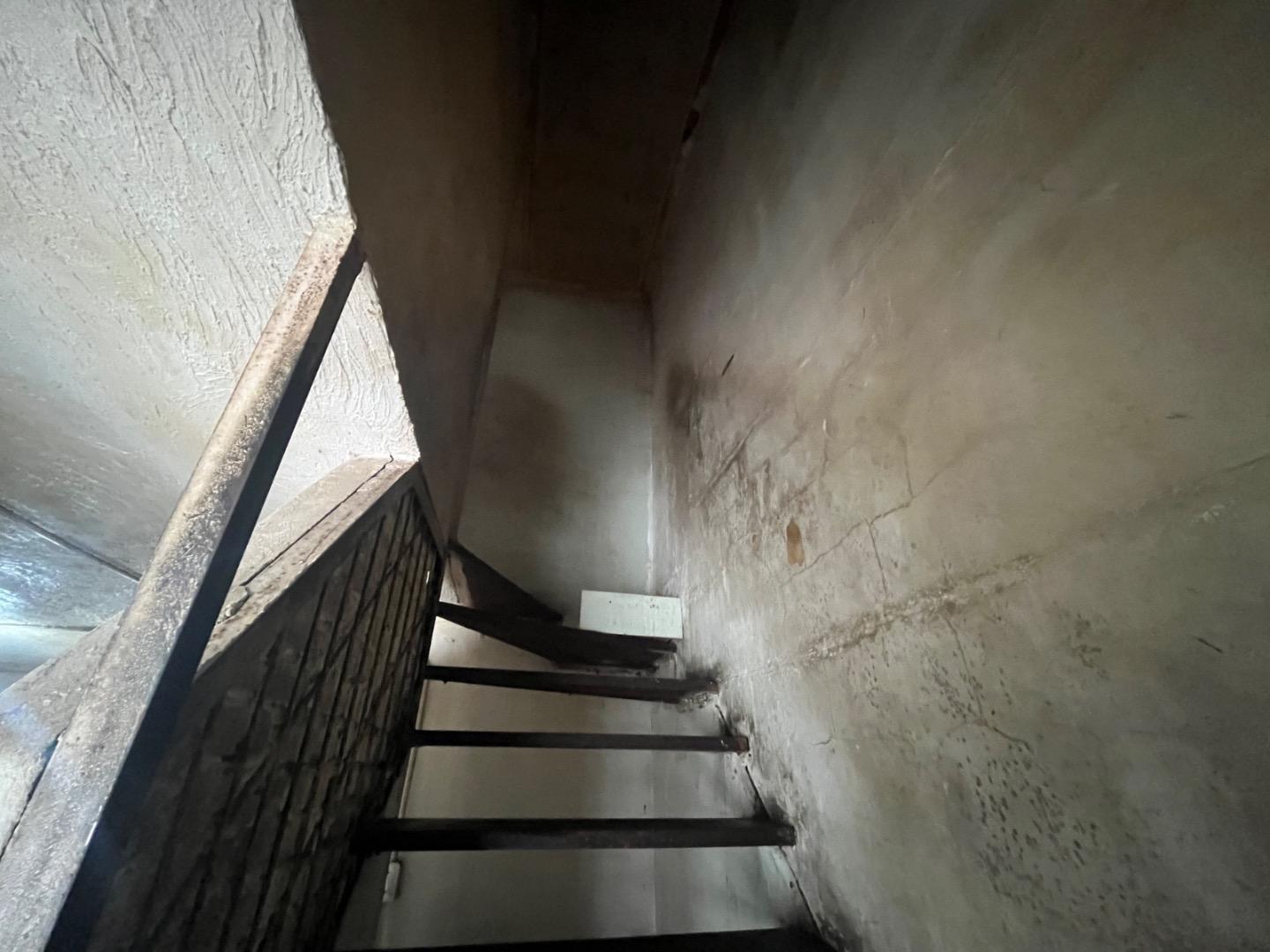 Image 4 of 6