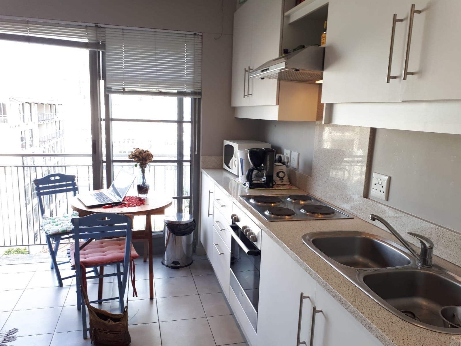 Image 4 of 6