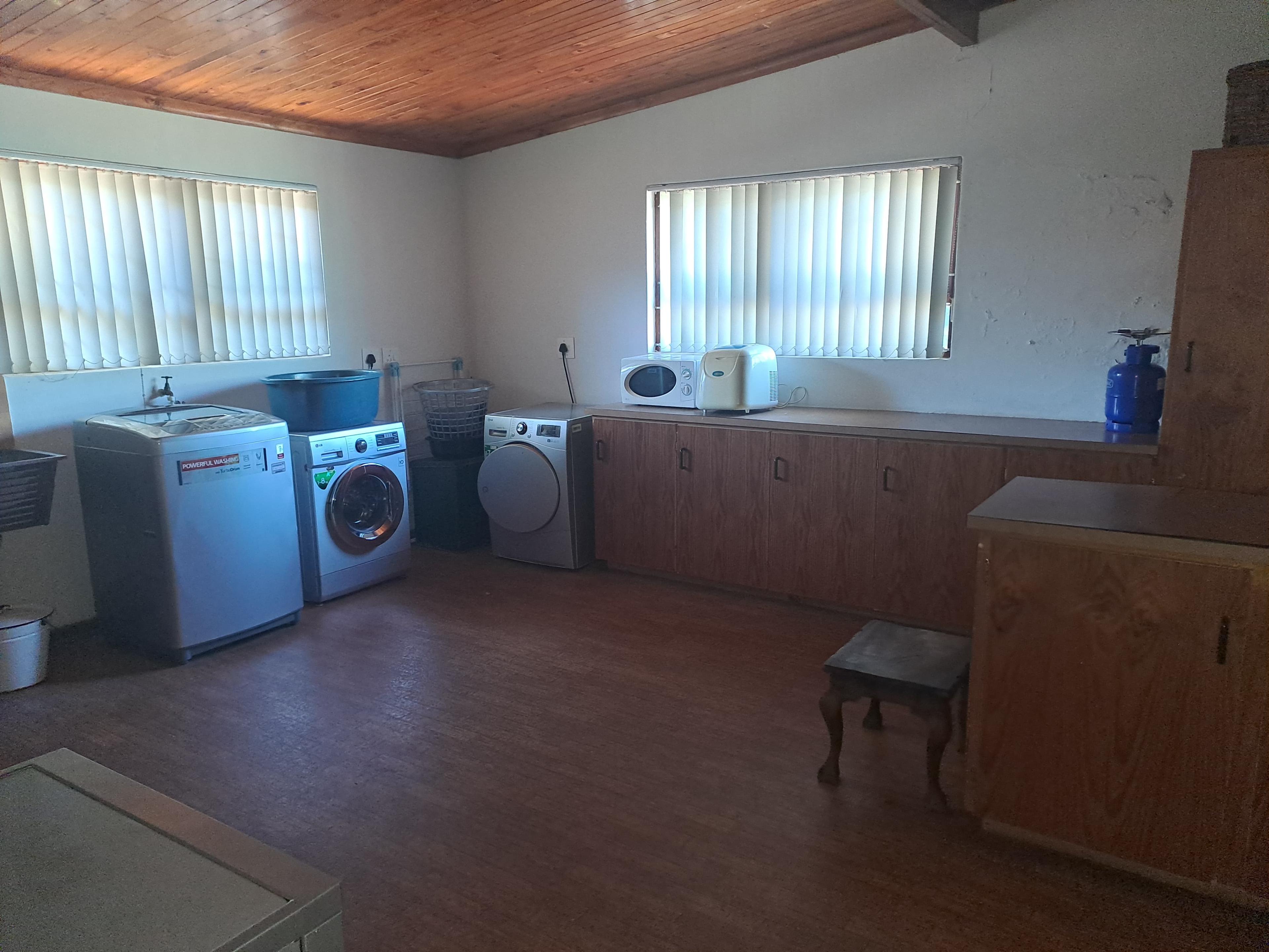 Image 4 of 6