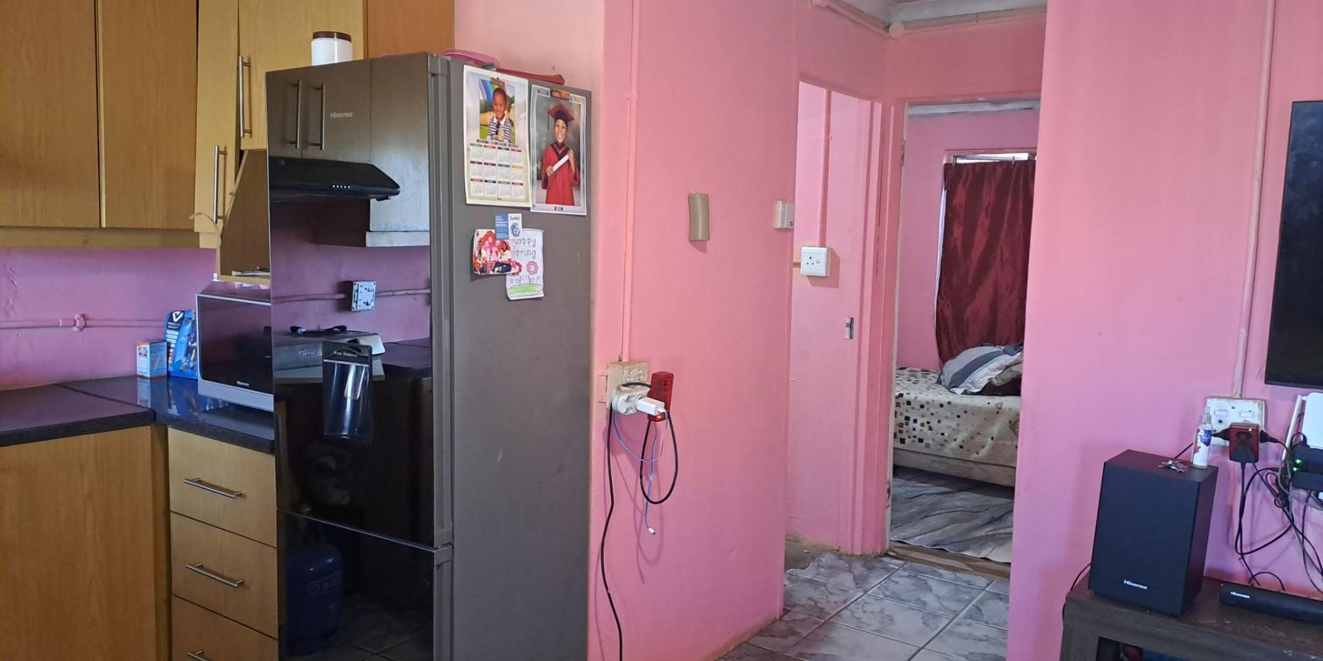 Image 2 of 6