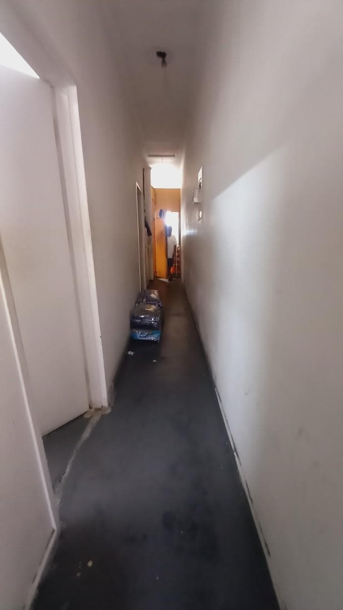 Image 4 of 6