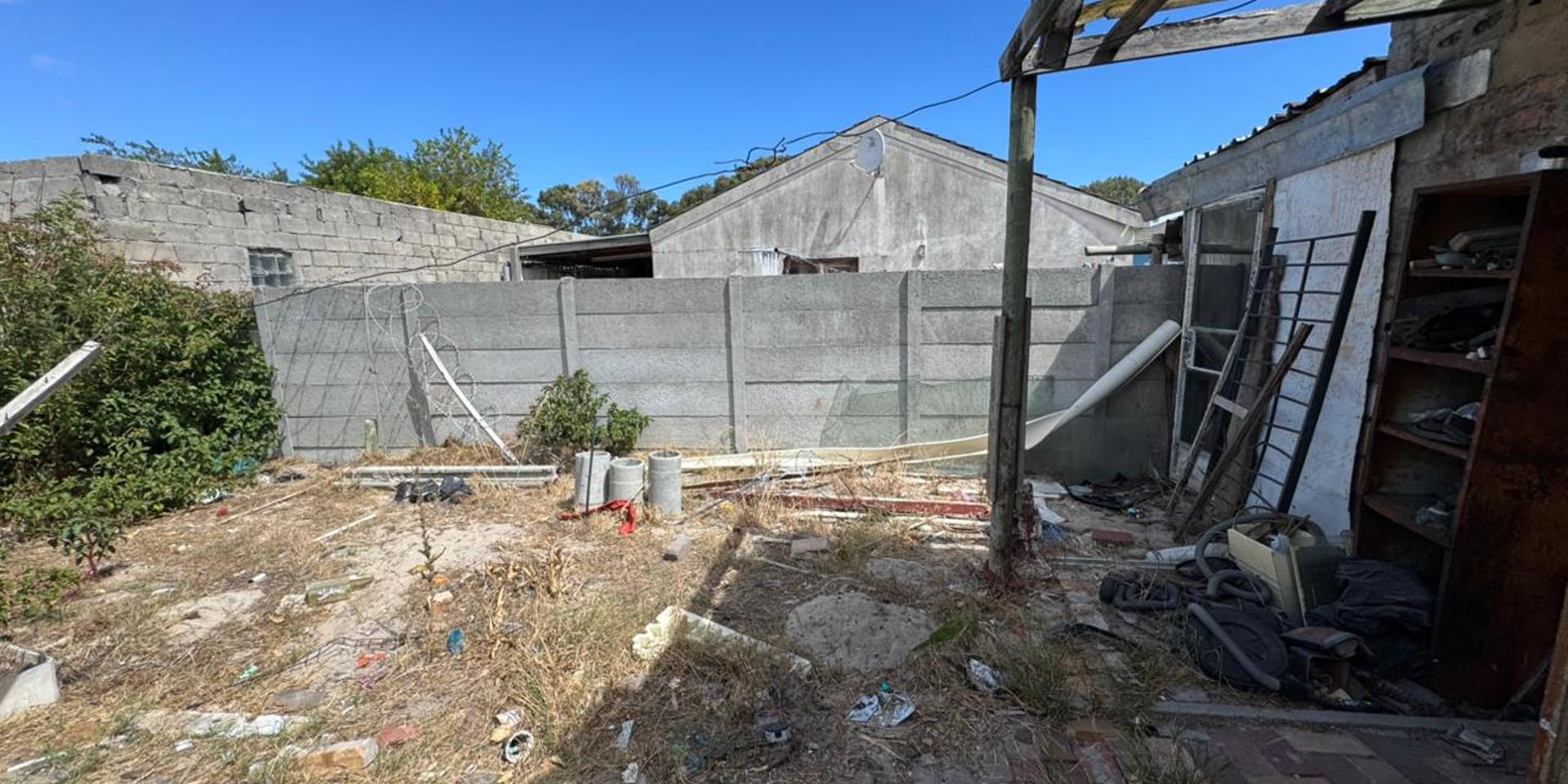Image 1 of 6