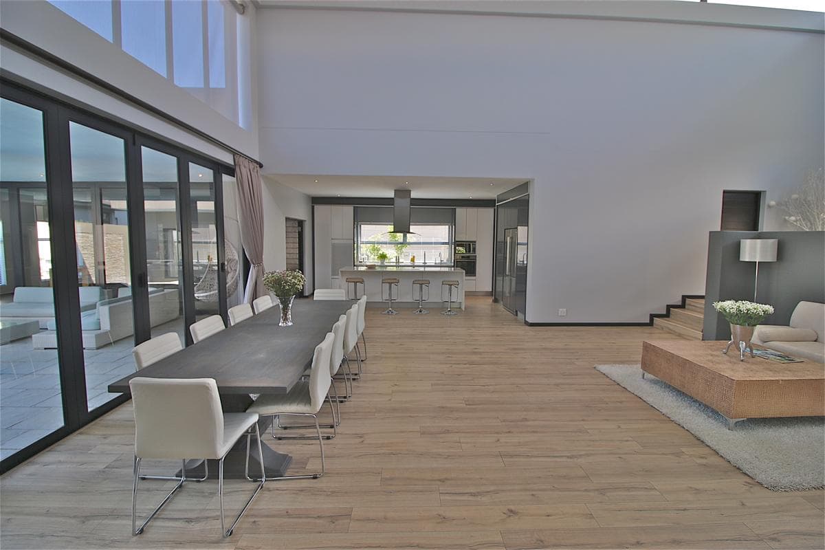 Image 4 of 6