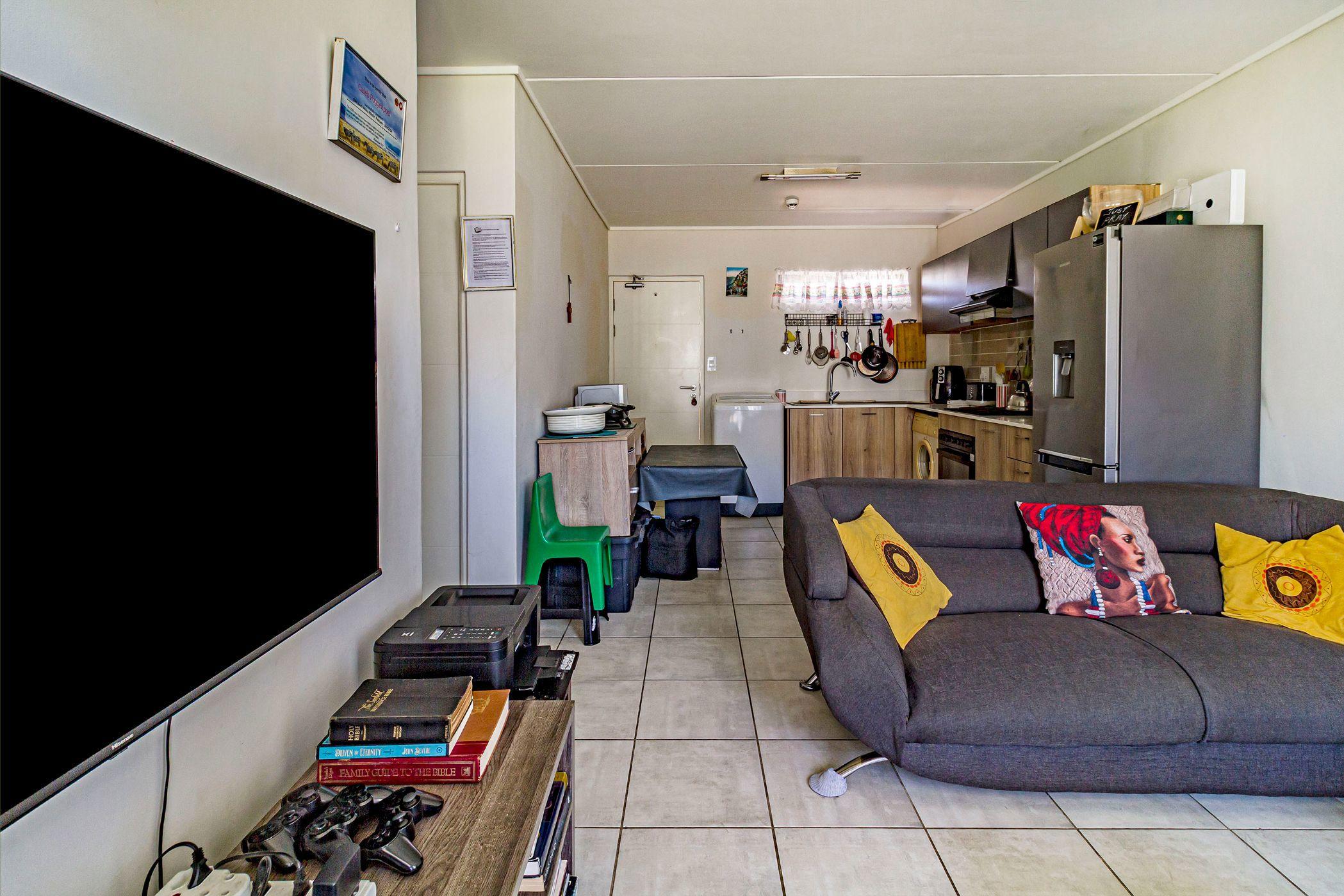 Image 4 of 6