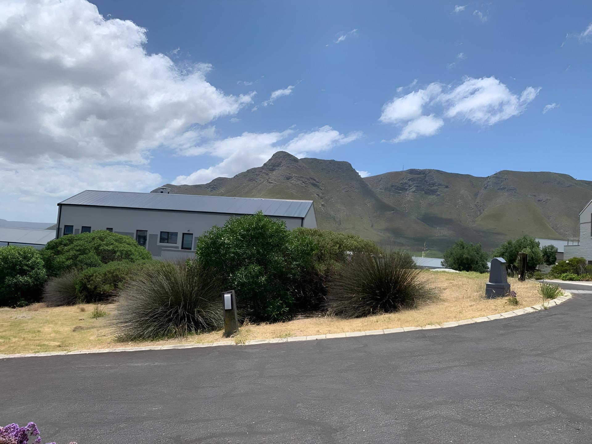 Image 2 of 6