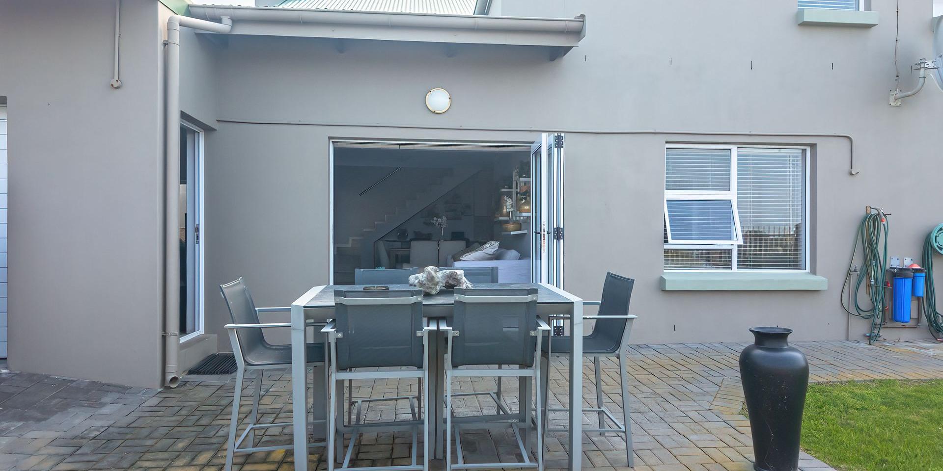 Image 2 of 6