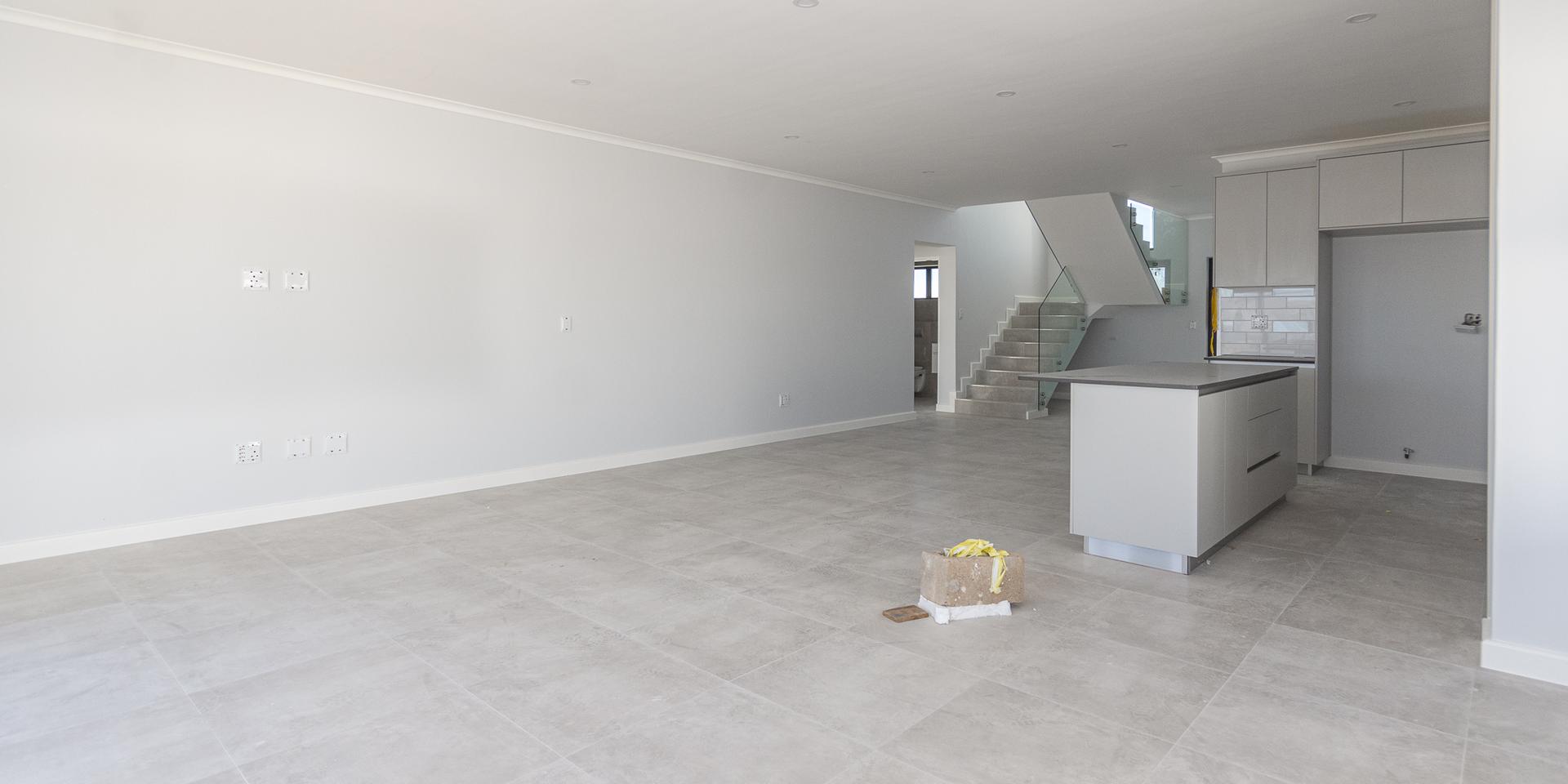 Image 4 of 6