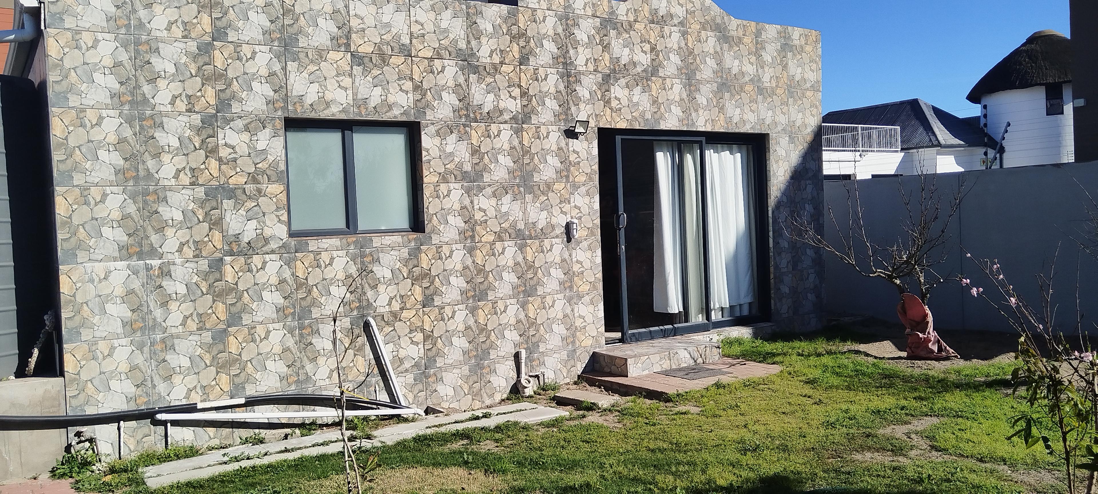 Image 4 of 6