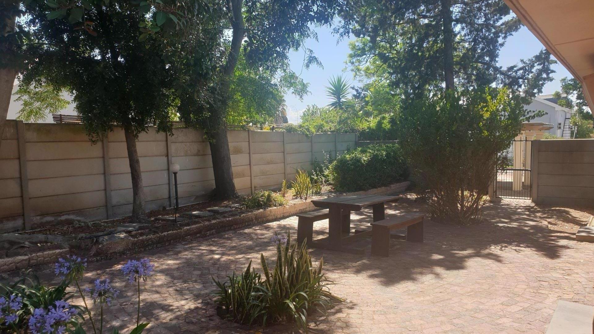 Image 4 of 6