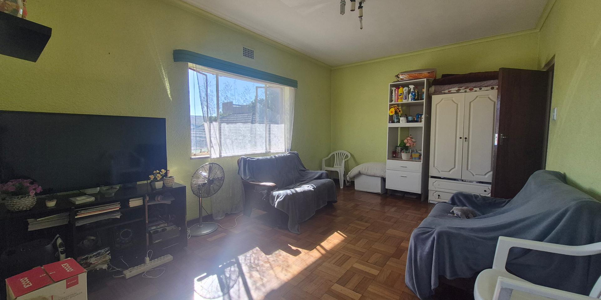 Image 2 of 6