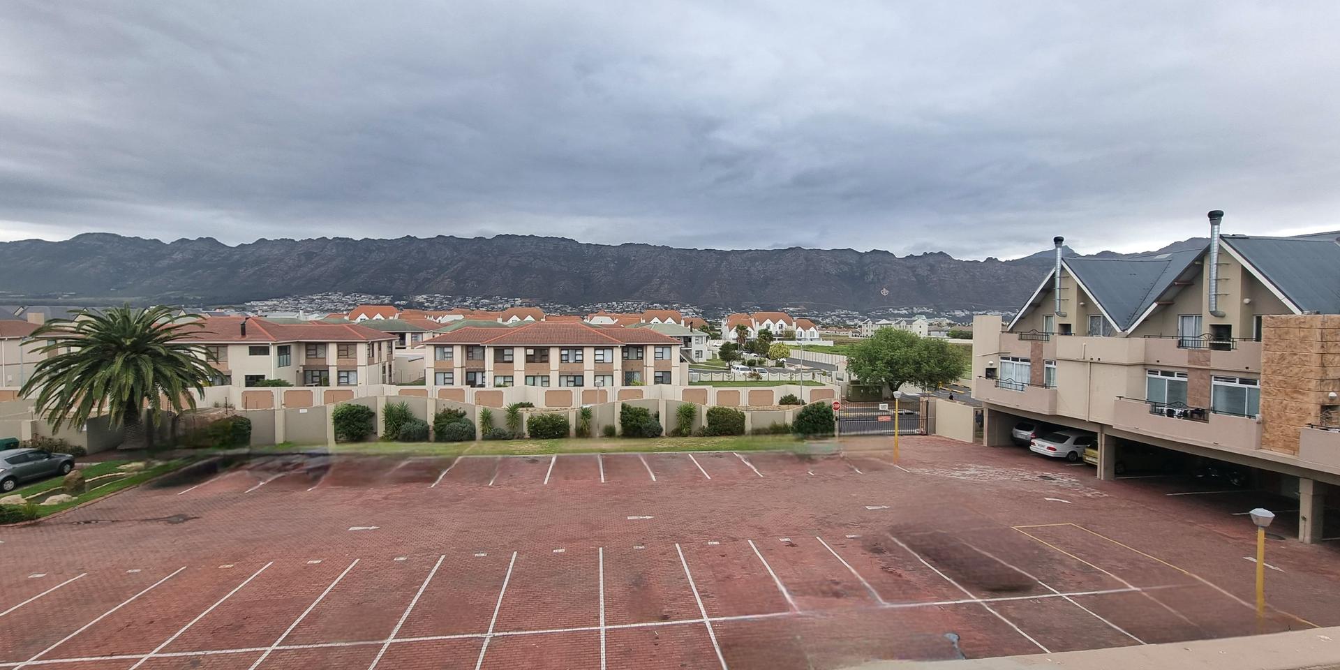 Image 4 of 6
