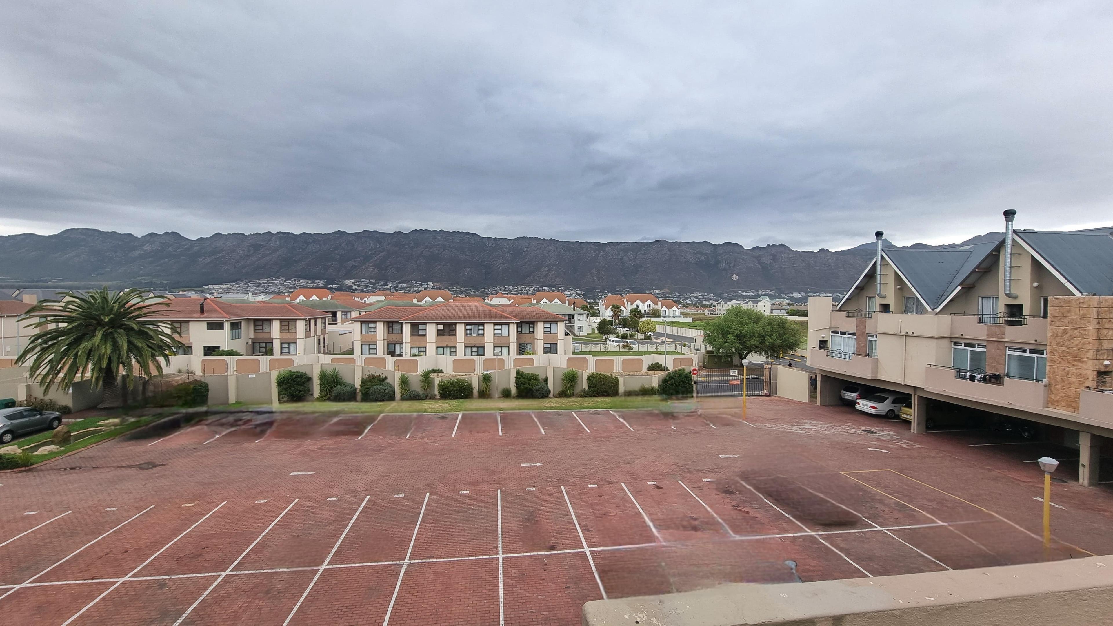 Image 4 of 6