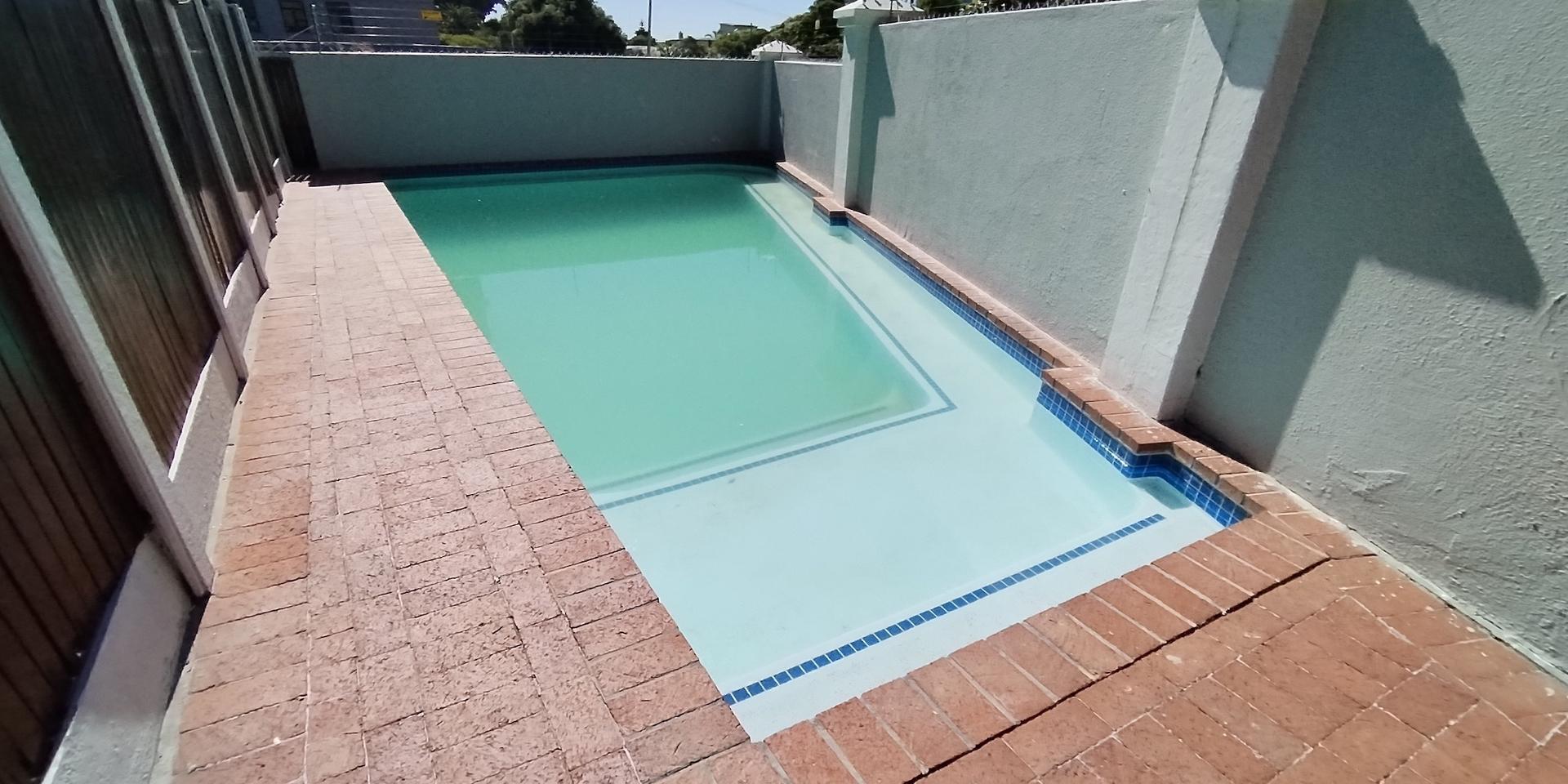 Image 2 of 6