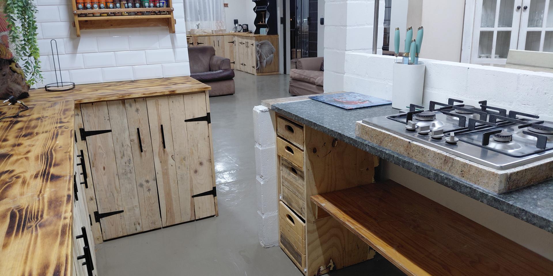 Image 4 of 6
