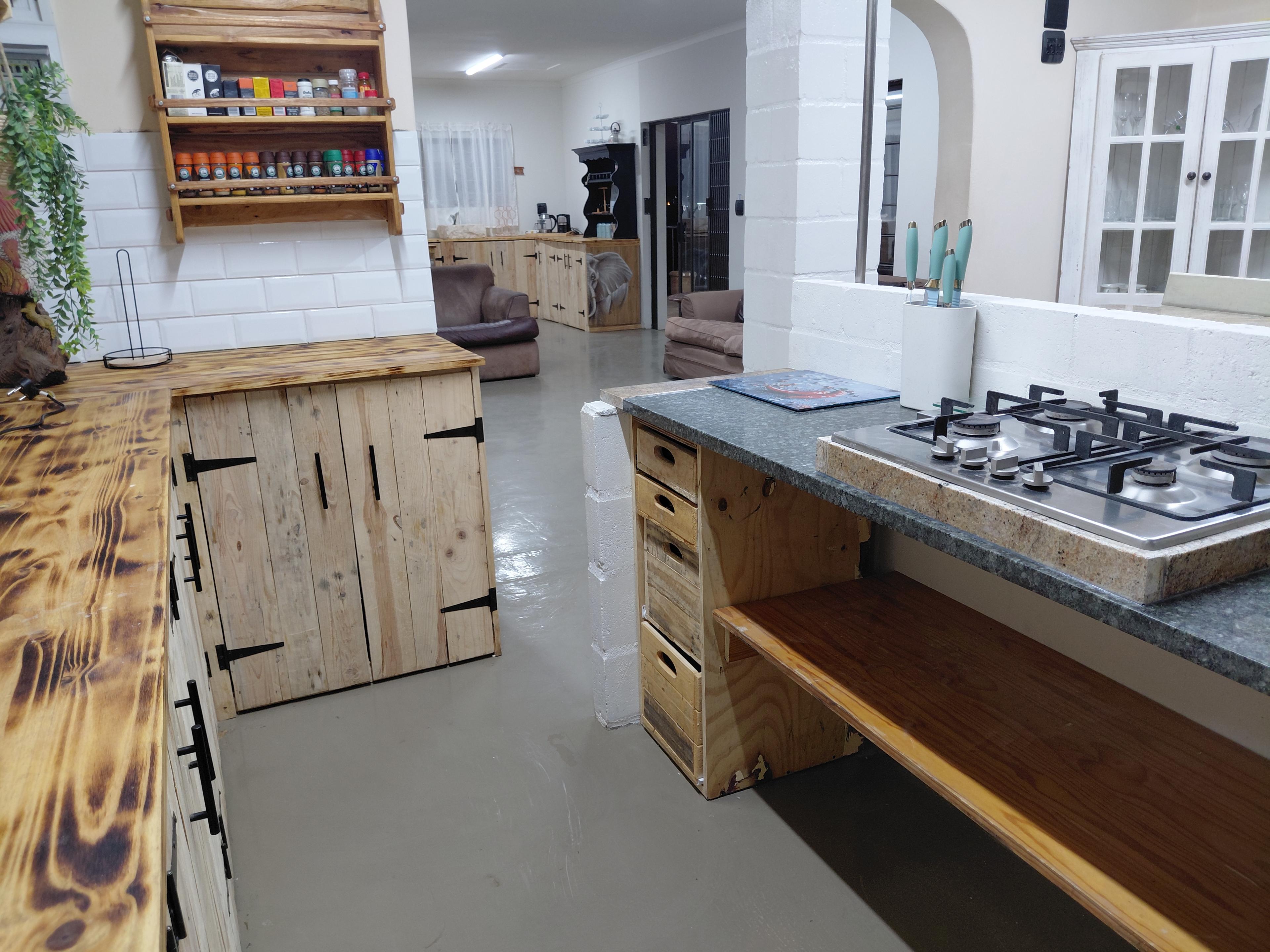 Image 4 of 6