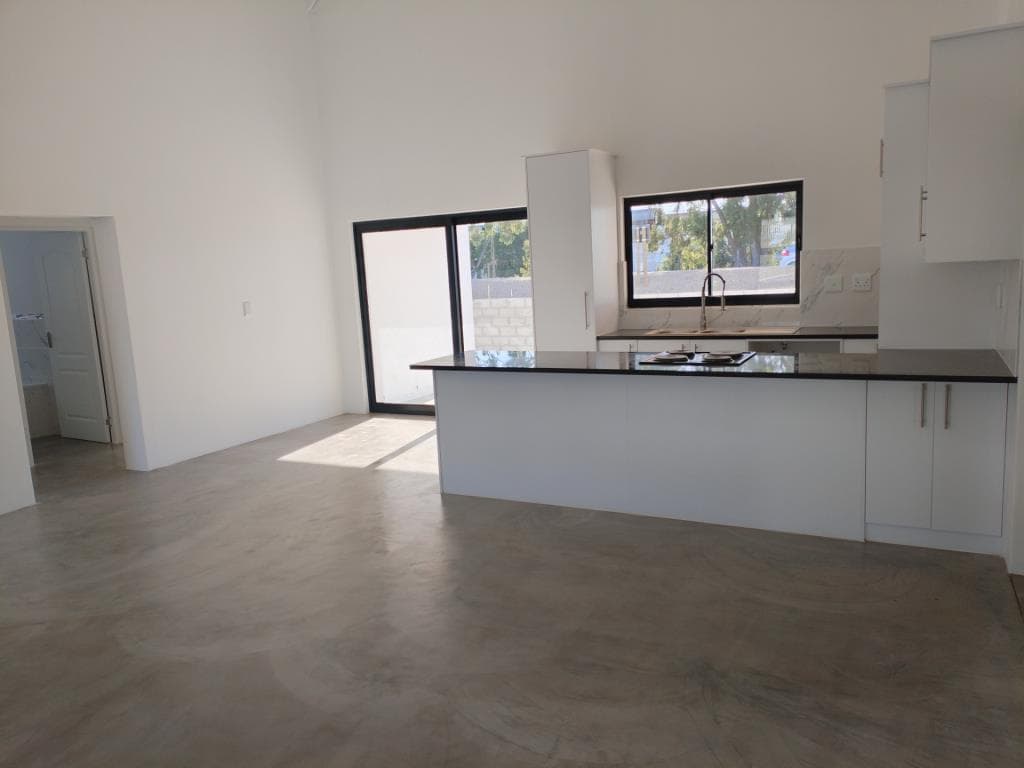 Image 4 of 6