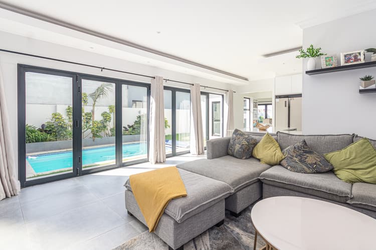 Main property image