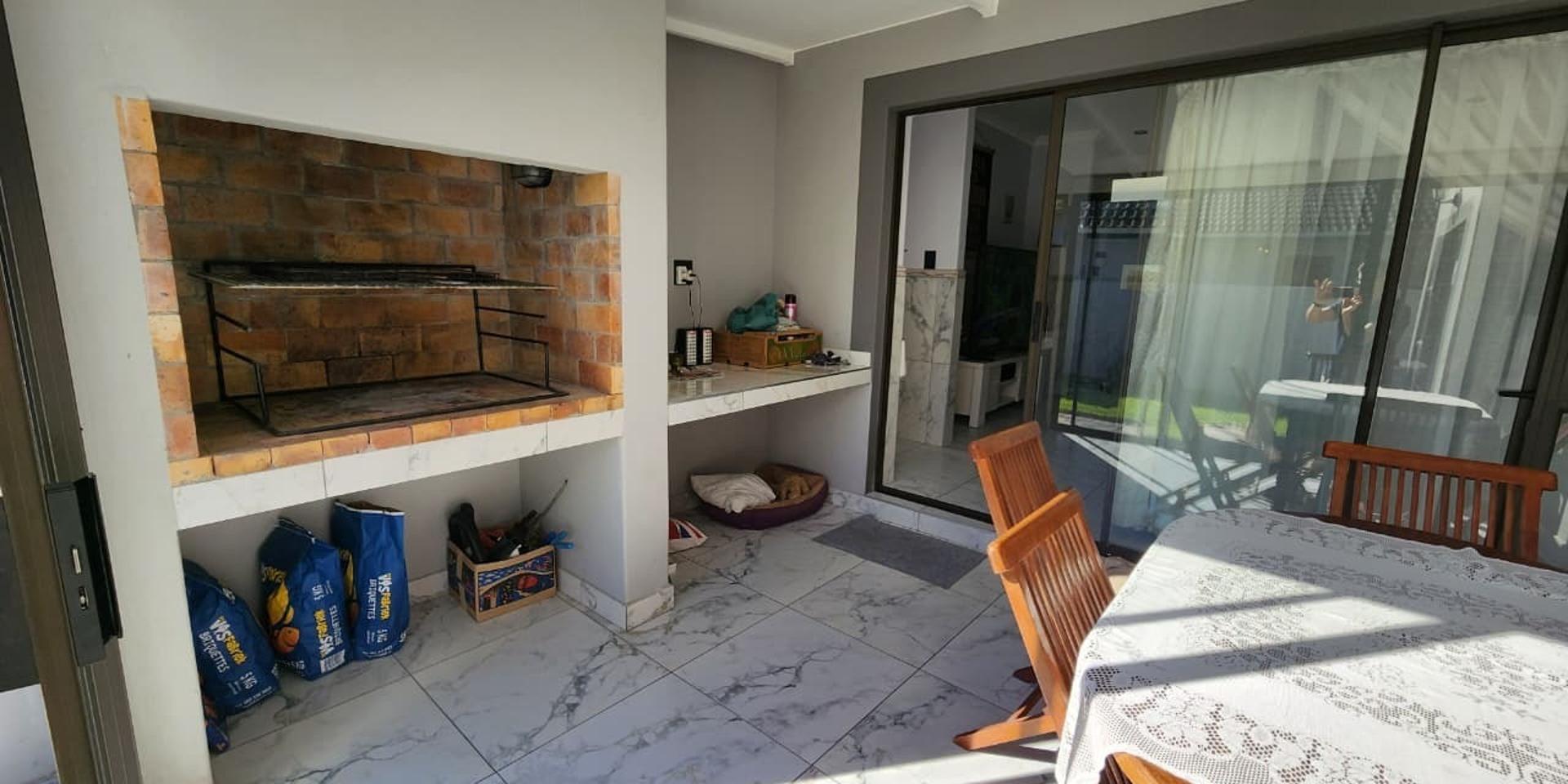 Image 3 of 6