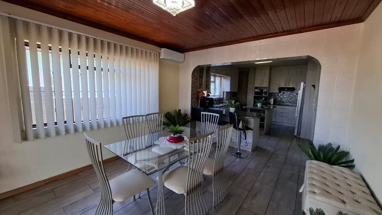 Image 3 of 6