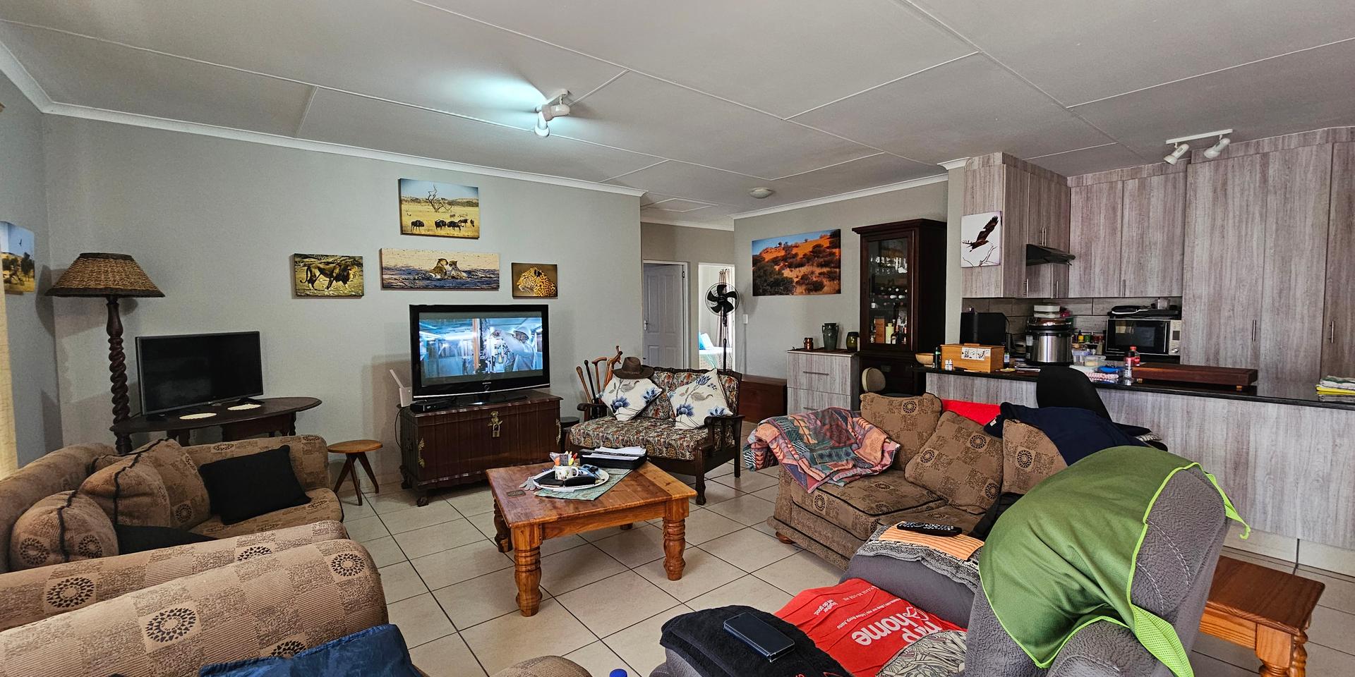 Image 2 of 6
