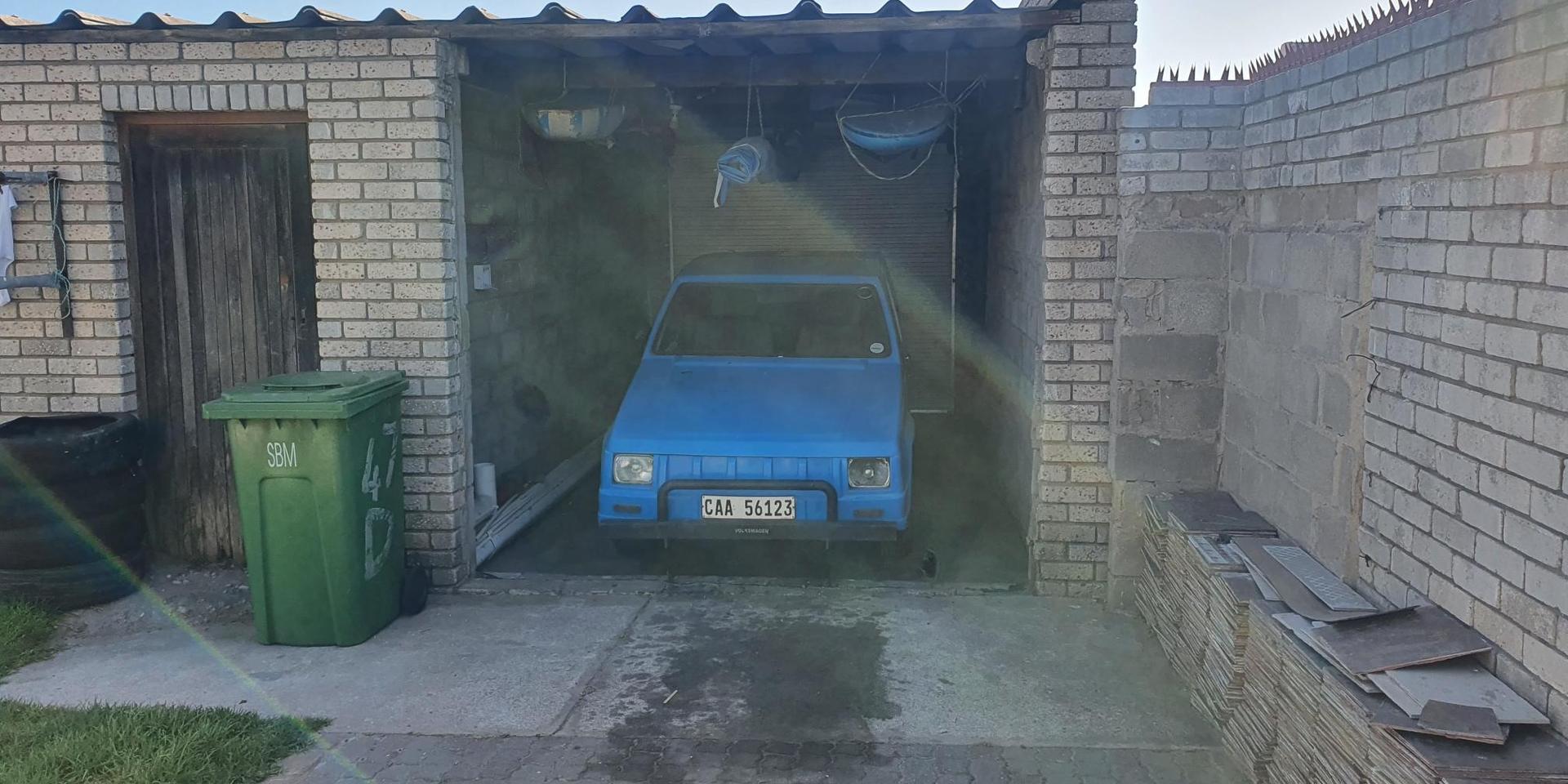 Image 4 of 6