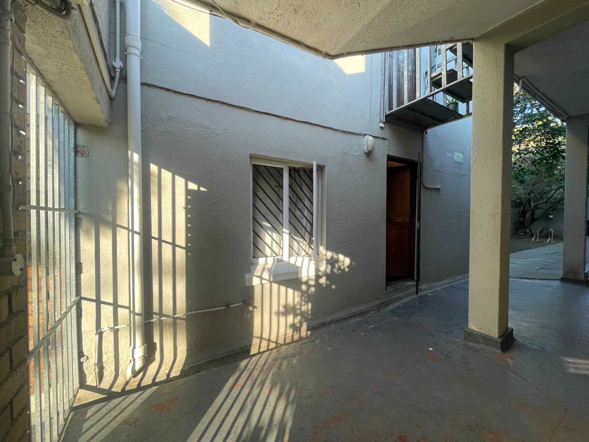 Image 3 of 6