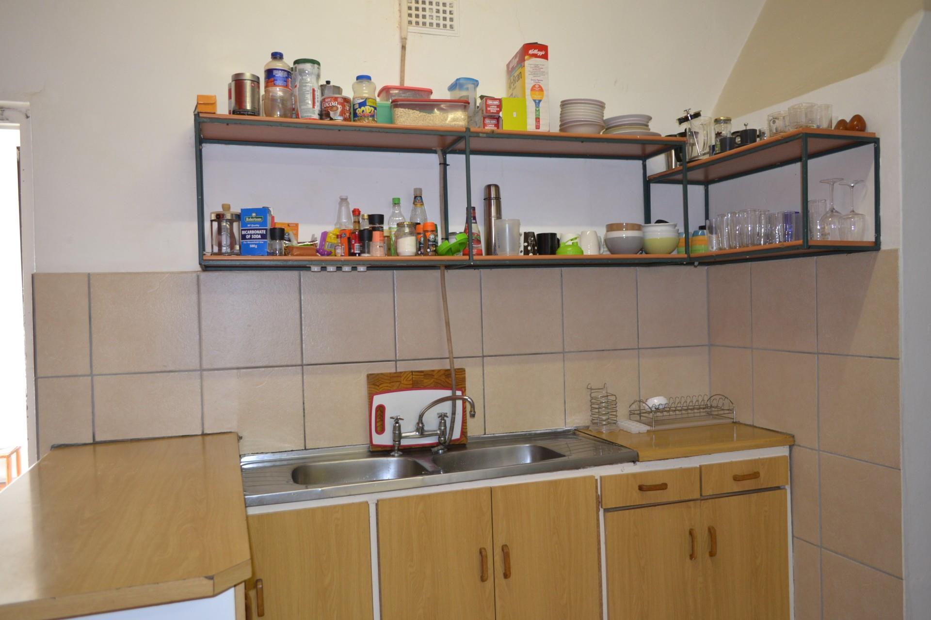 Image 2 of 6