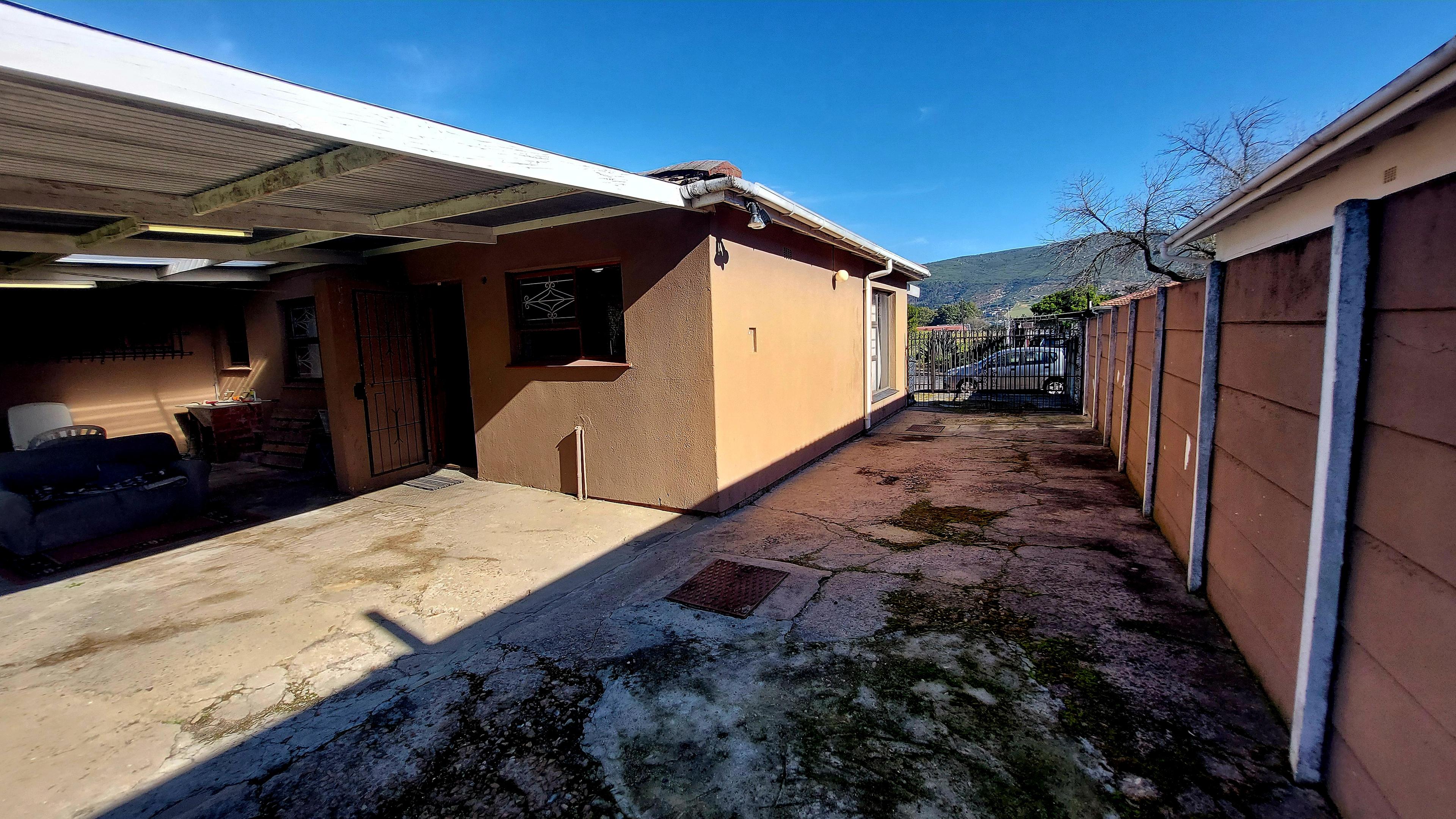 Image 4 of 6