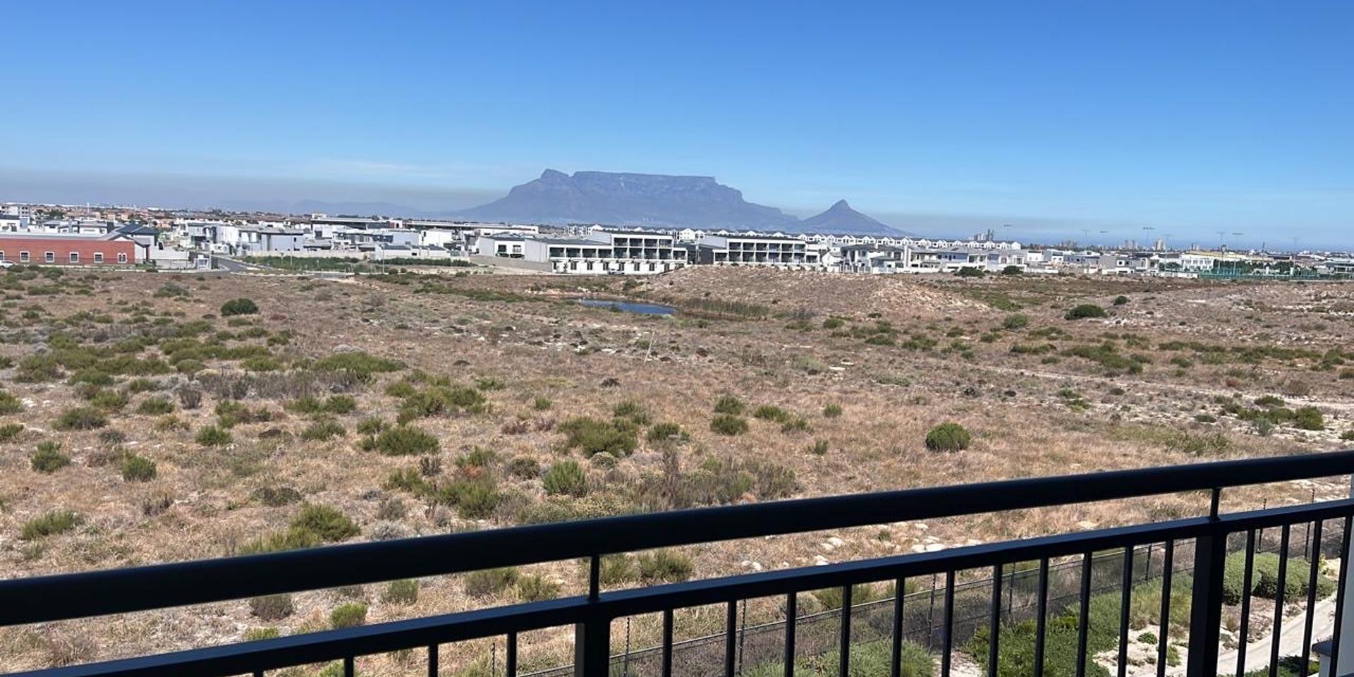 Image 4 of 6