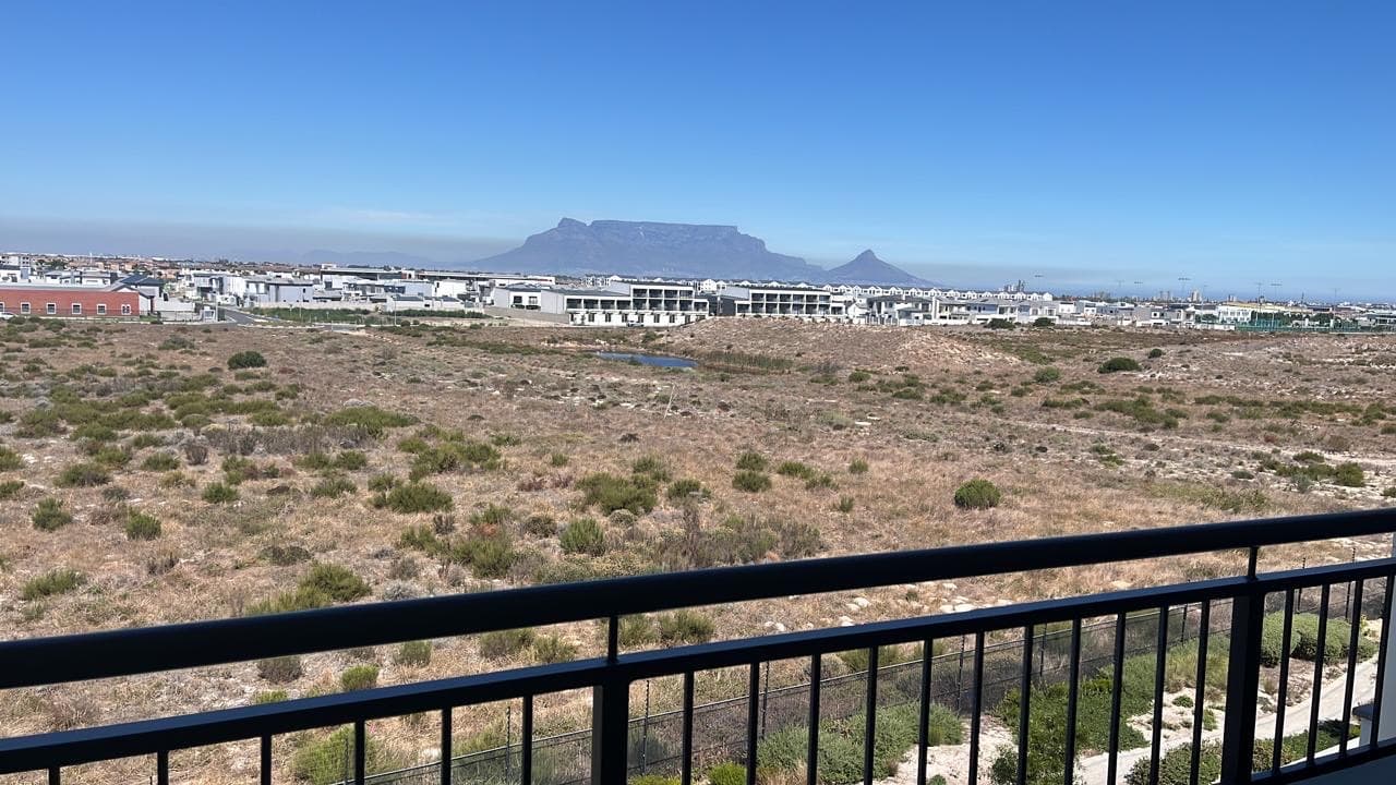 Image 4 of 6