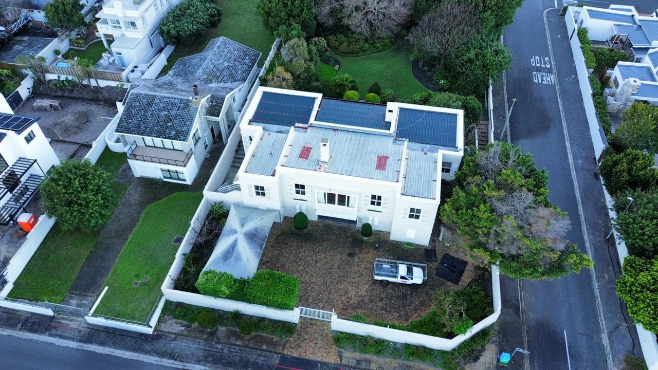 Image 2 of 6