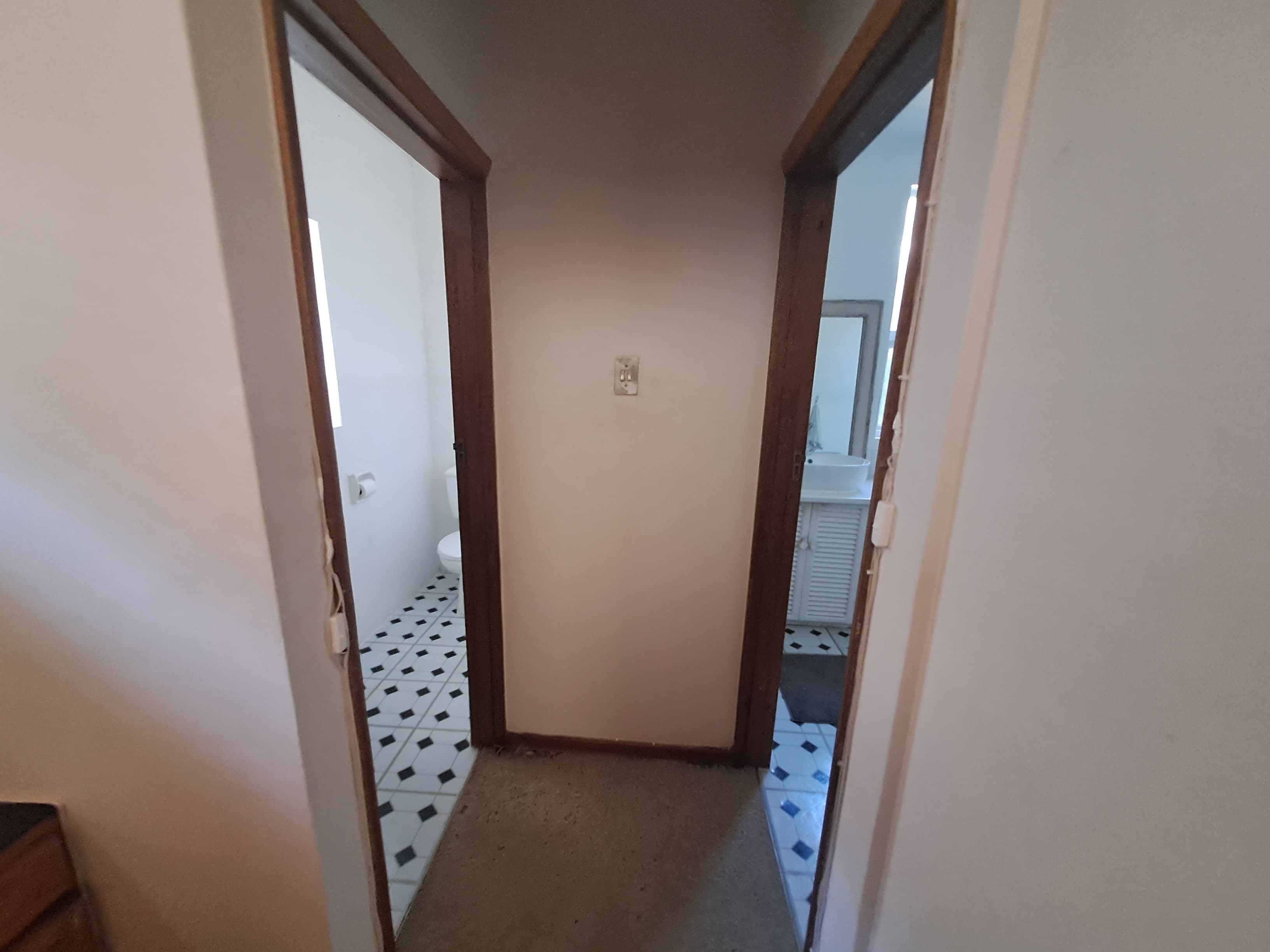 Image 2 of 6