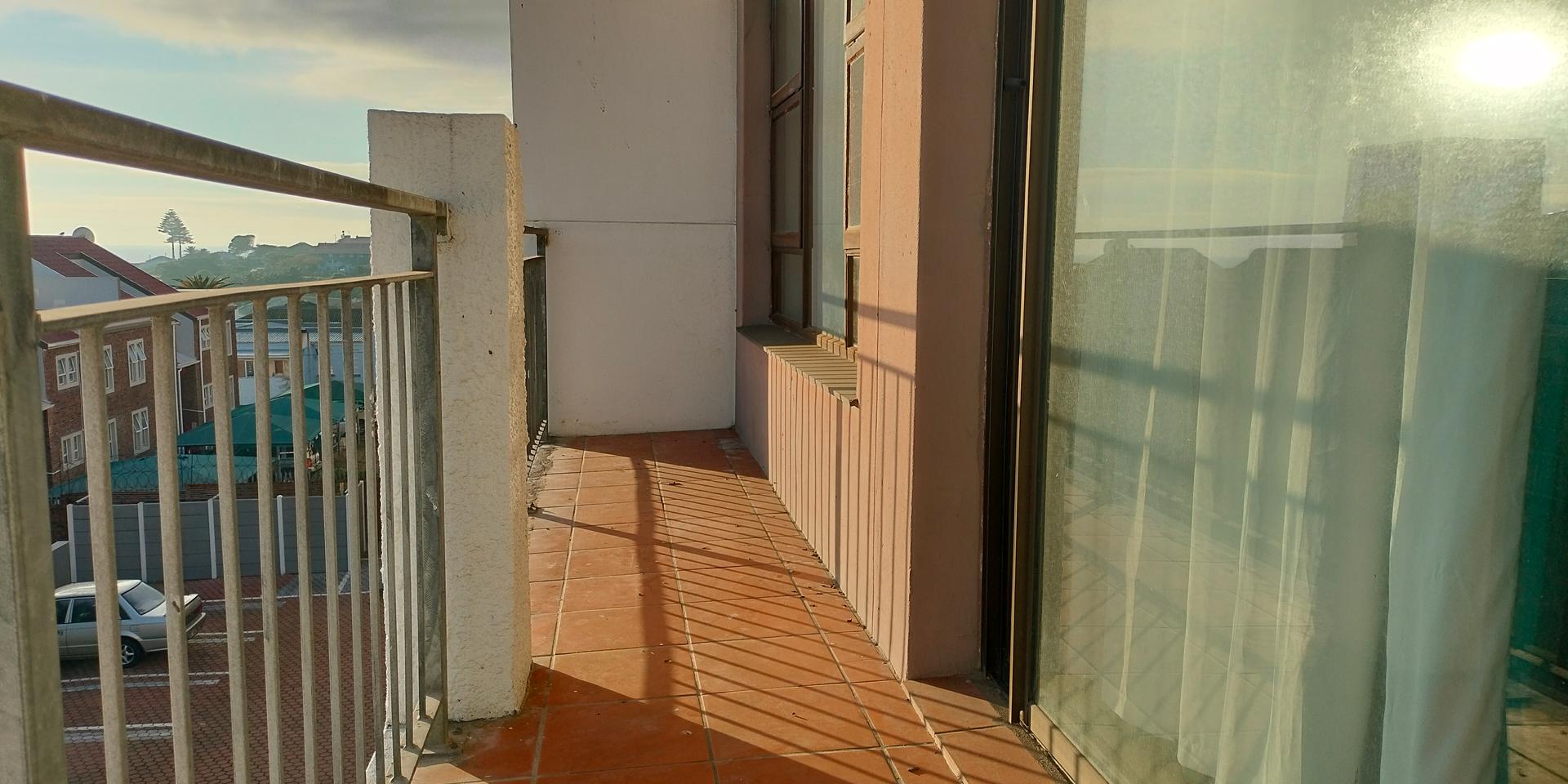 Image 3 of 6
