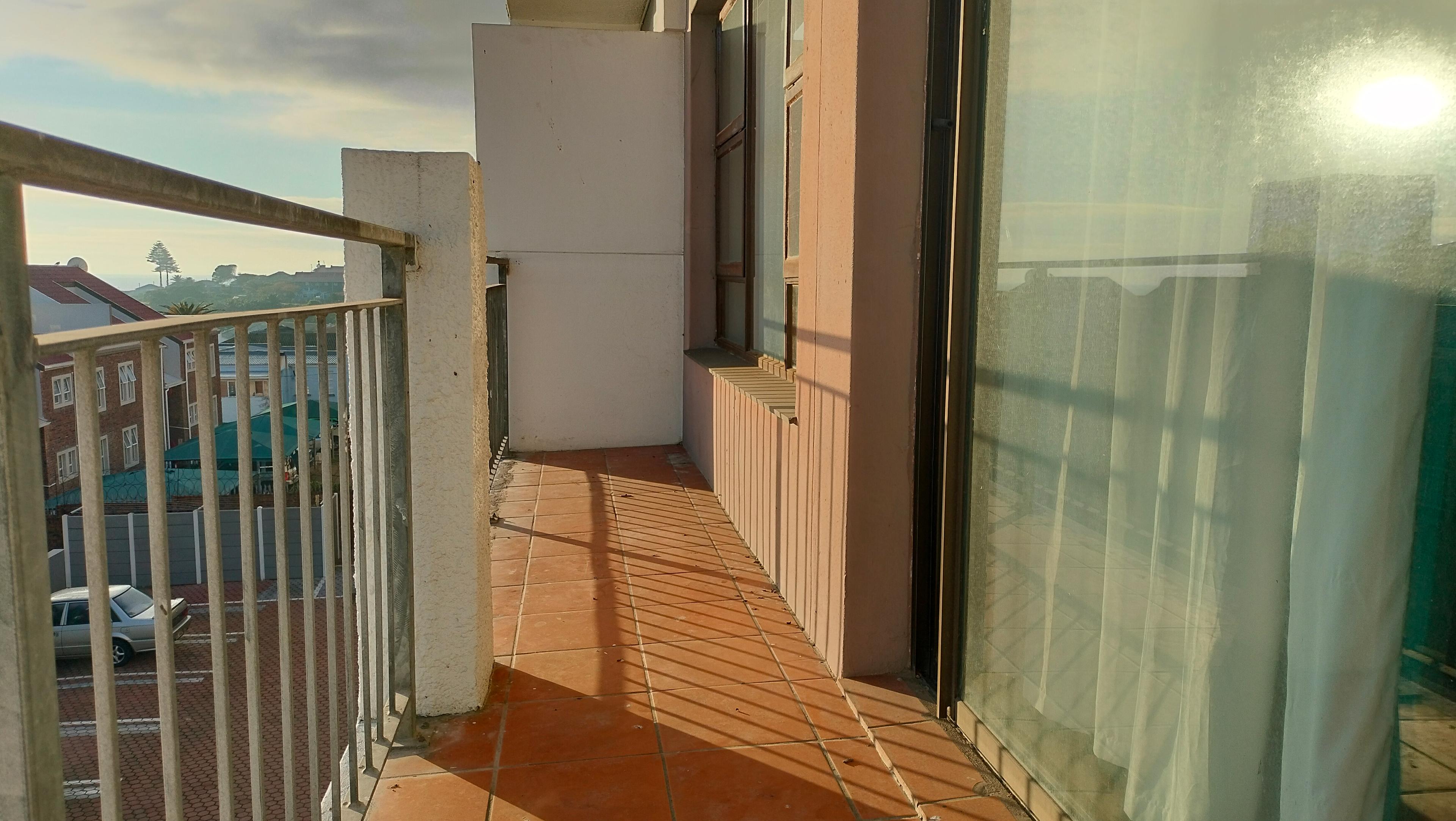 Image 2 of 6