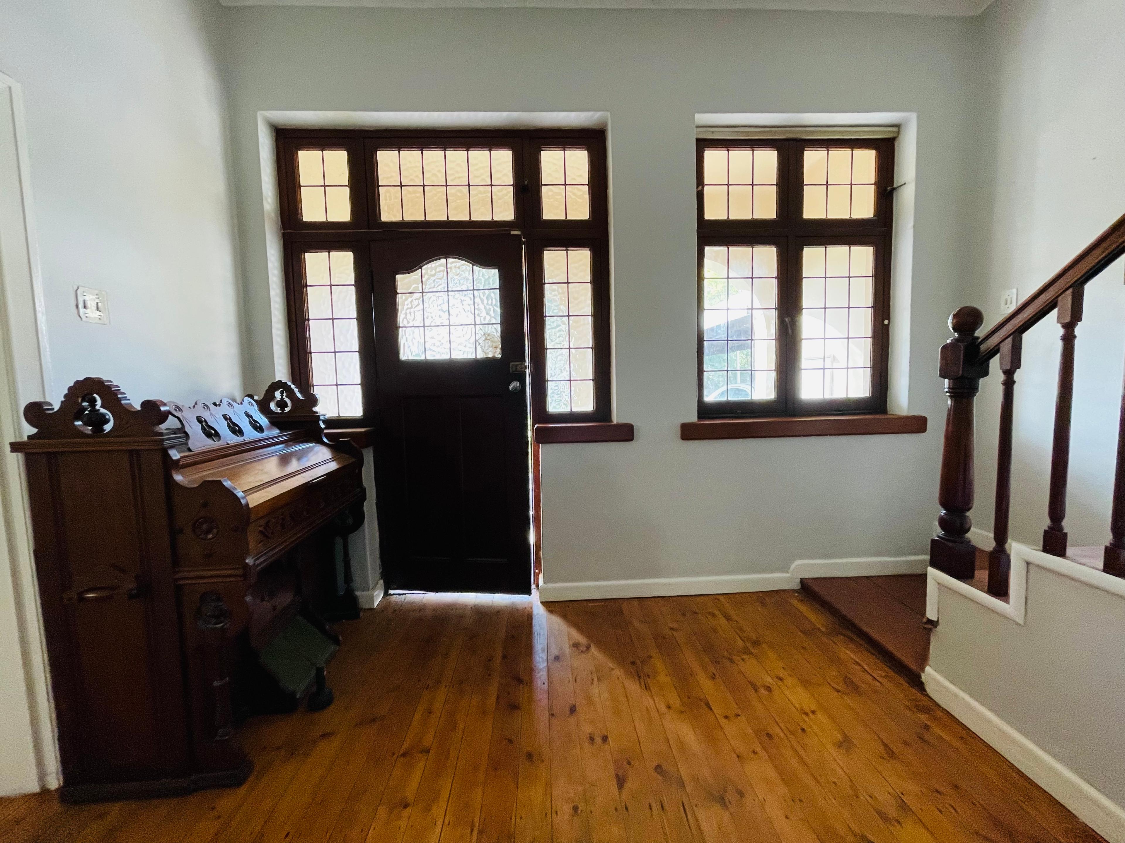 Image 4 of 6