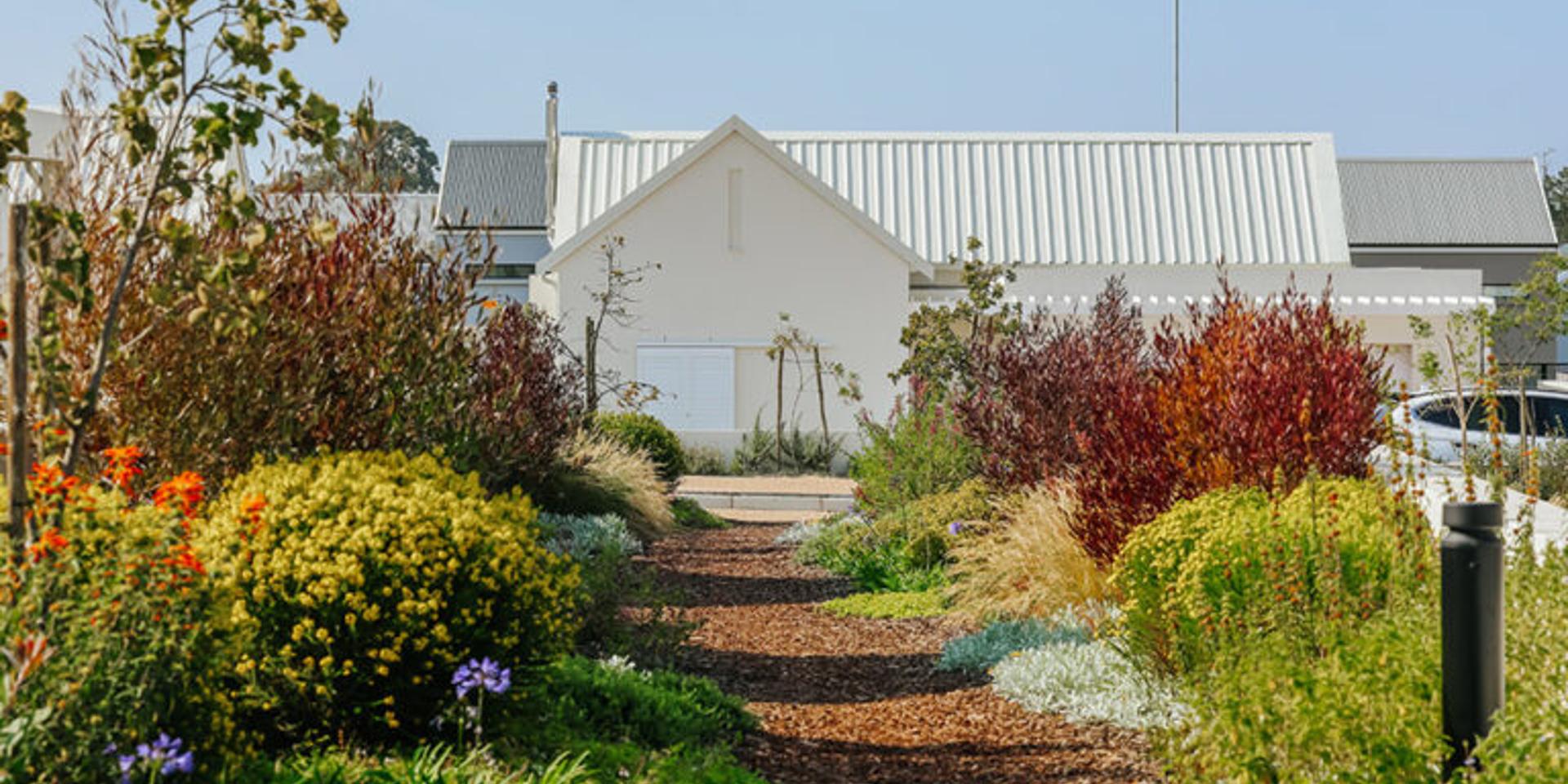Image 4 of 6