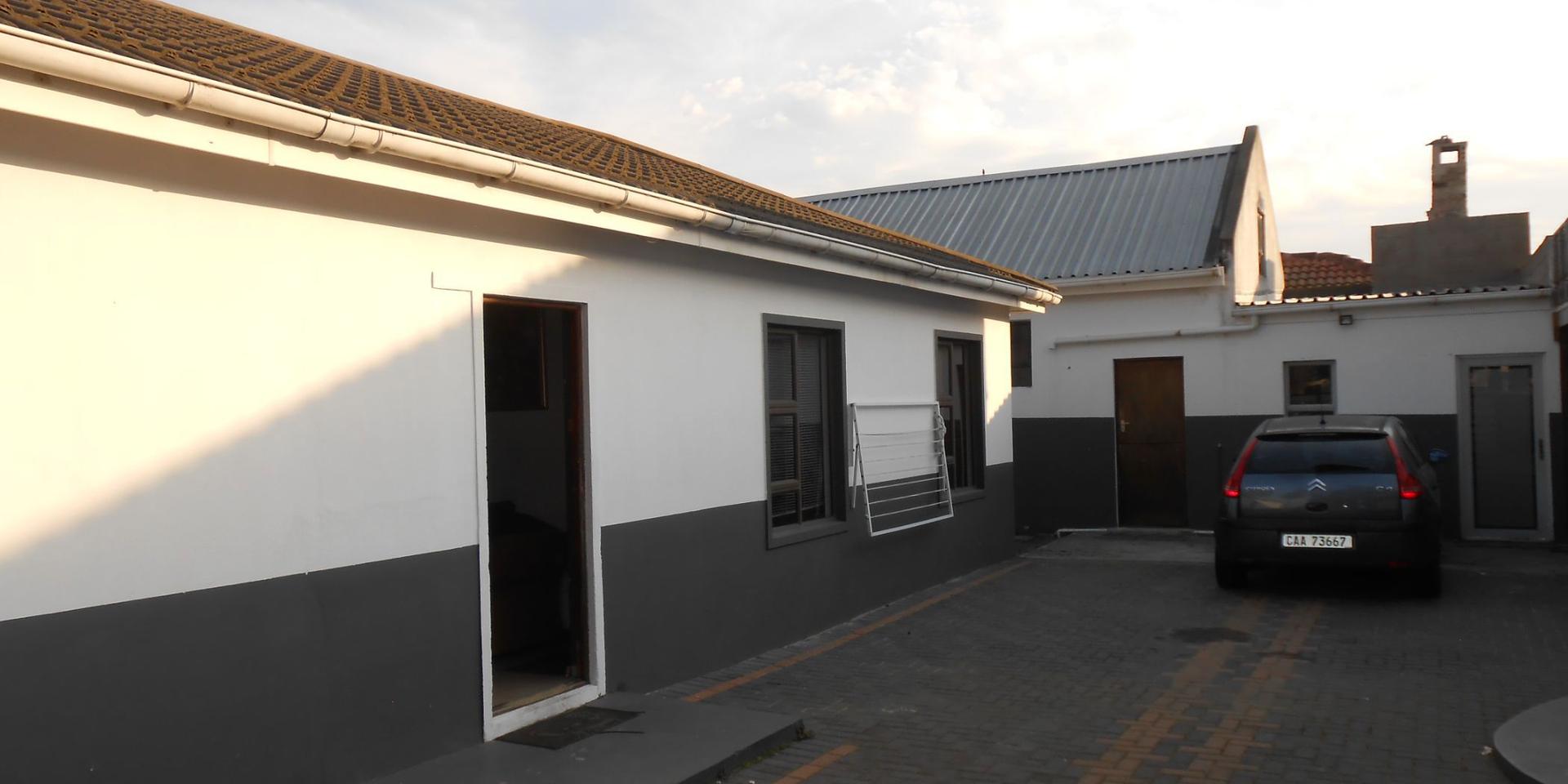 Image 4 of 6