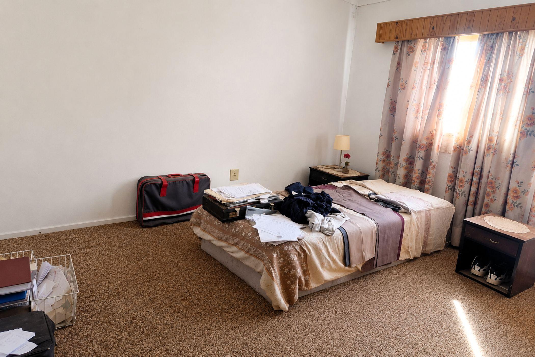 Image 2 of 6