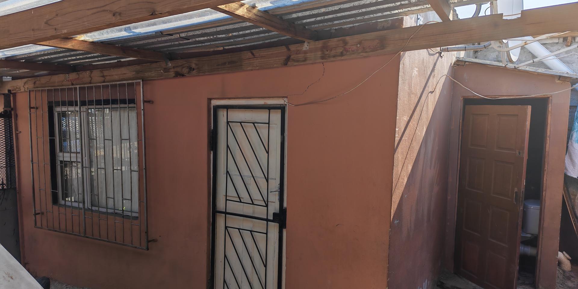 Image 4 of 6