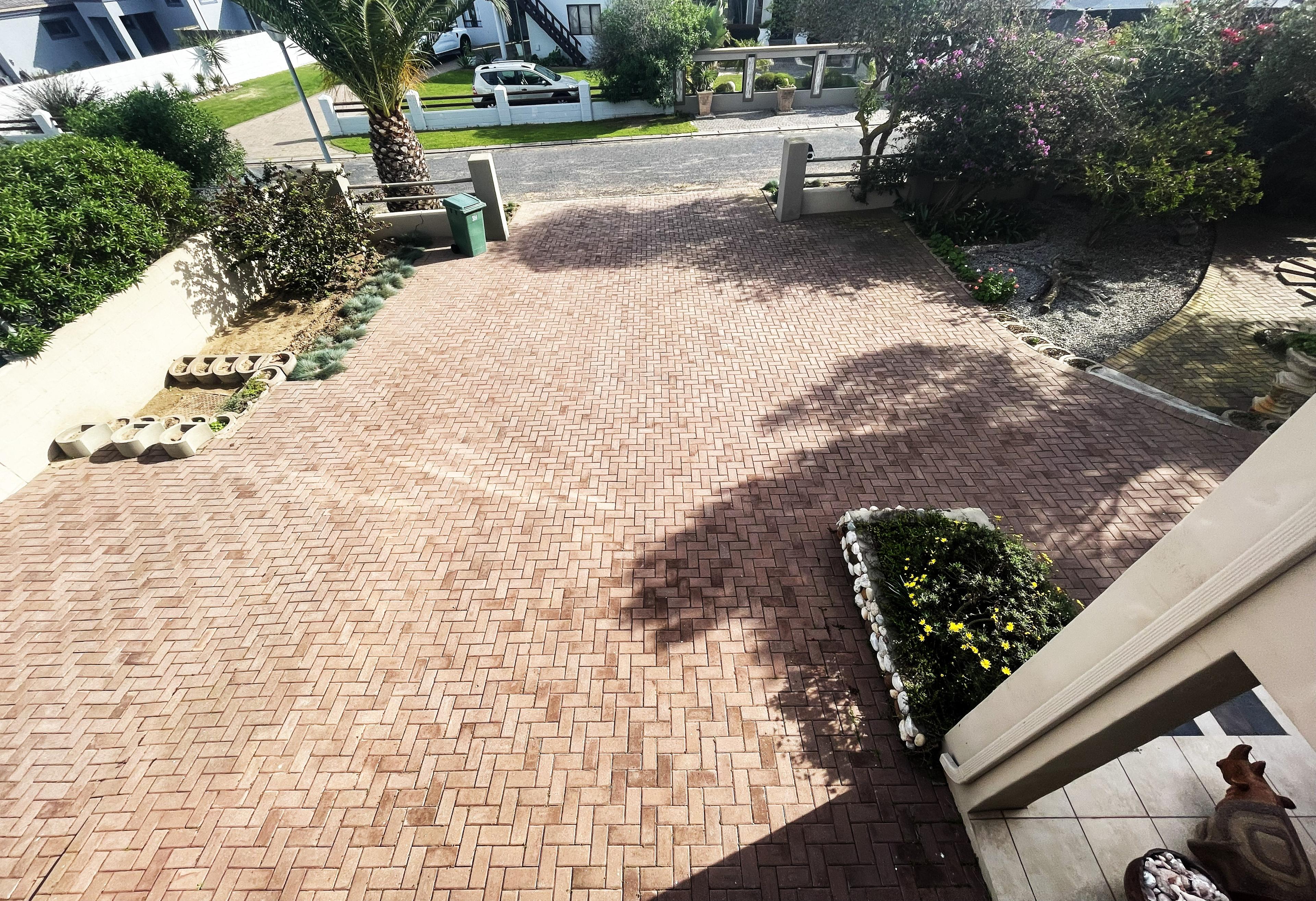 Image 3 of 6