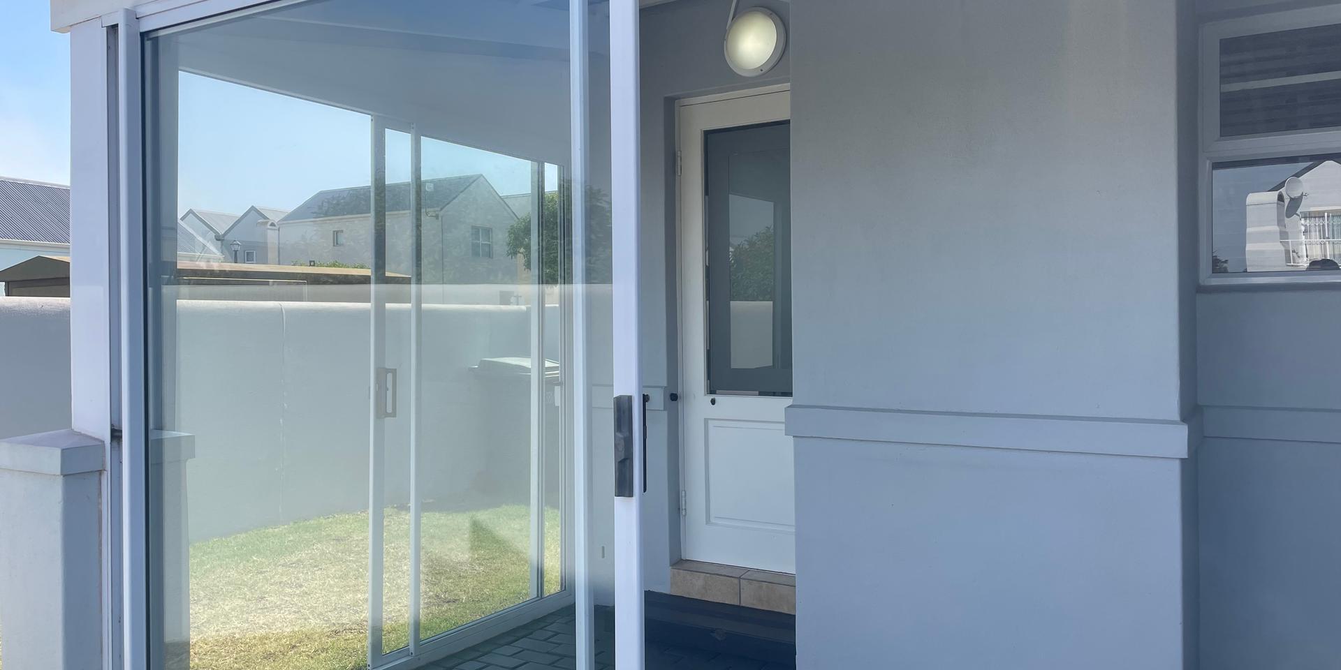 Image 4 of 6