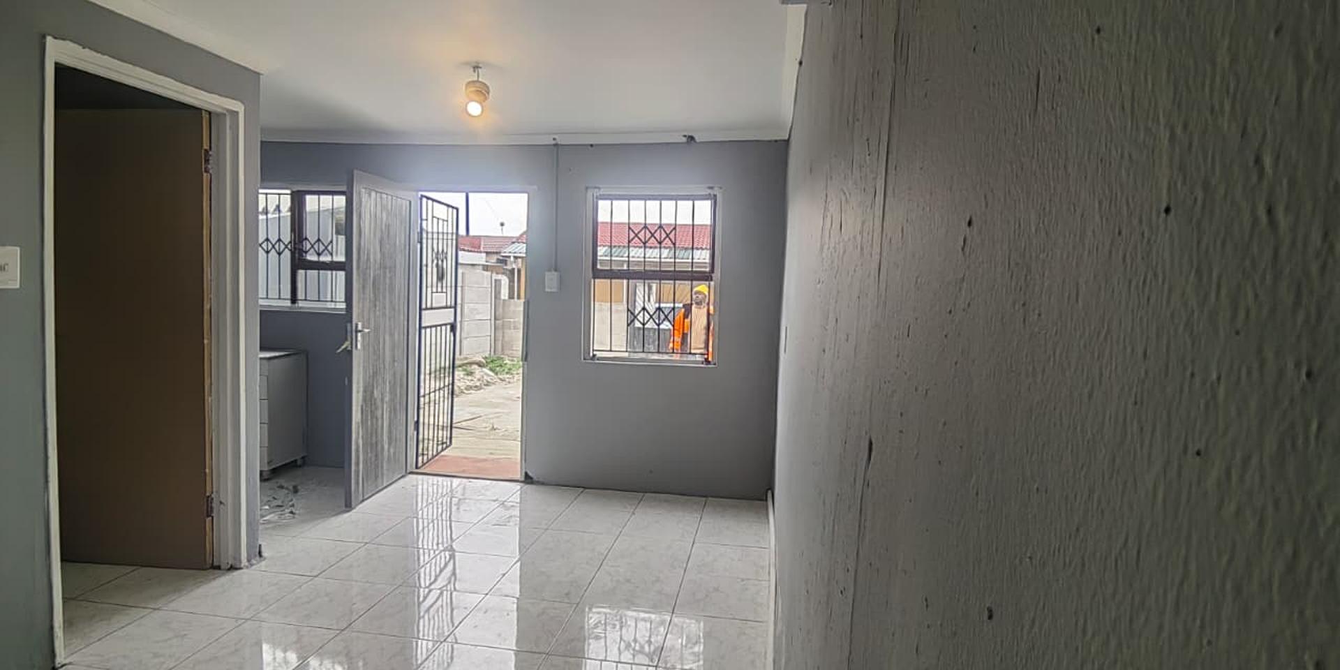 Image 2 of 6