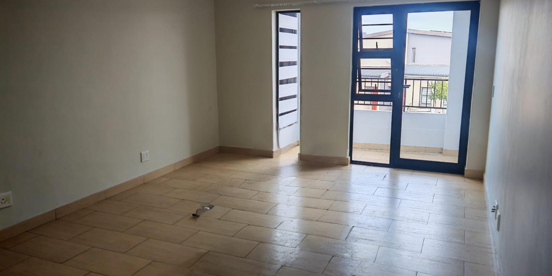 Image 4 of 6