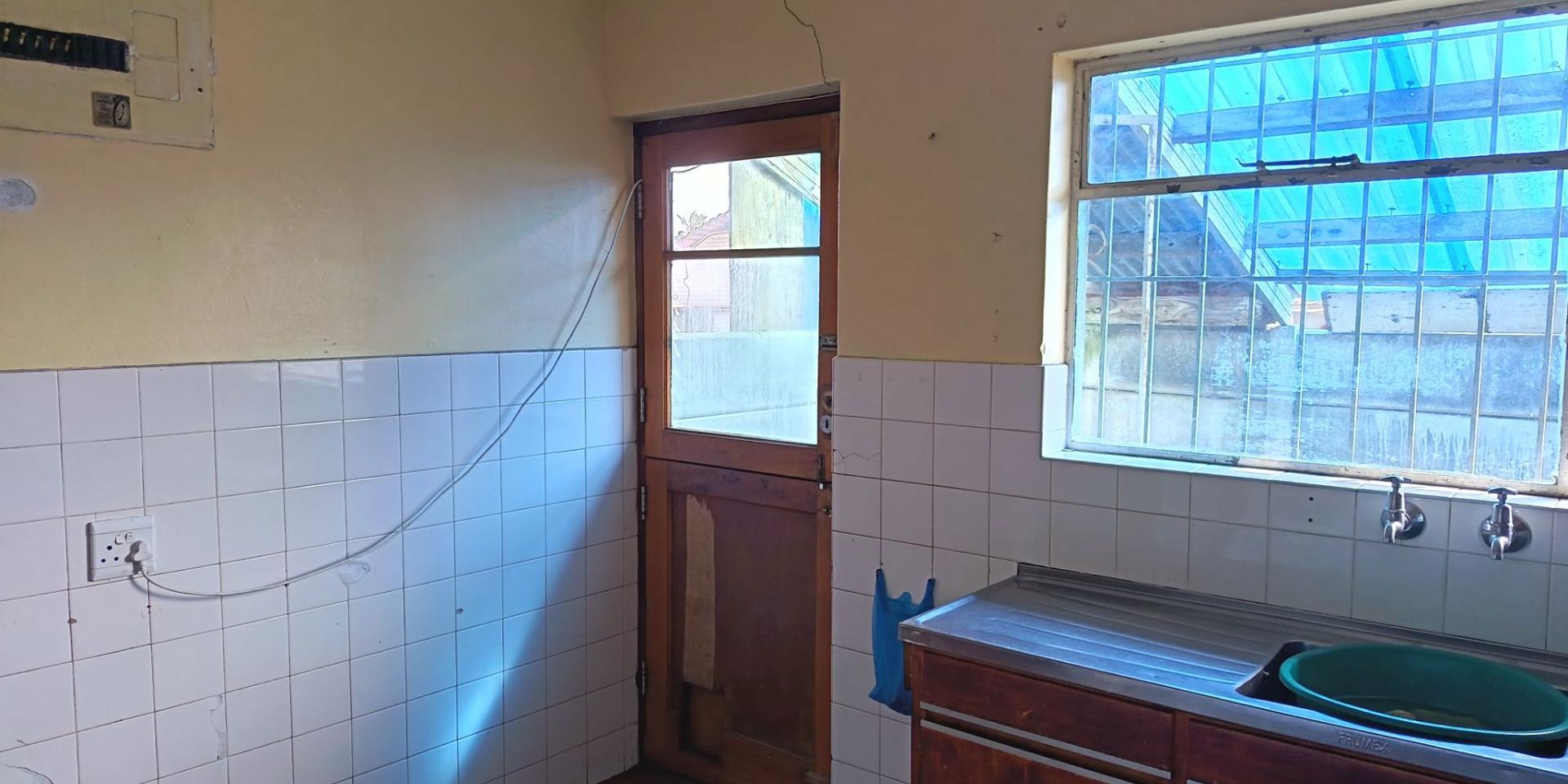 Image 5 of 6