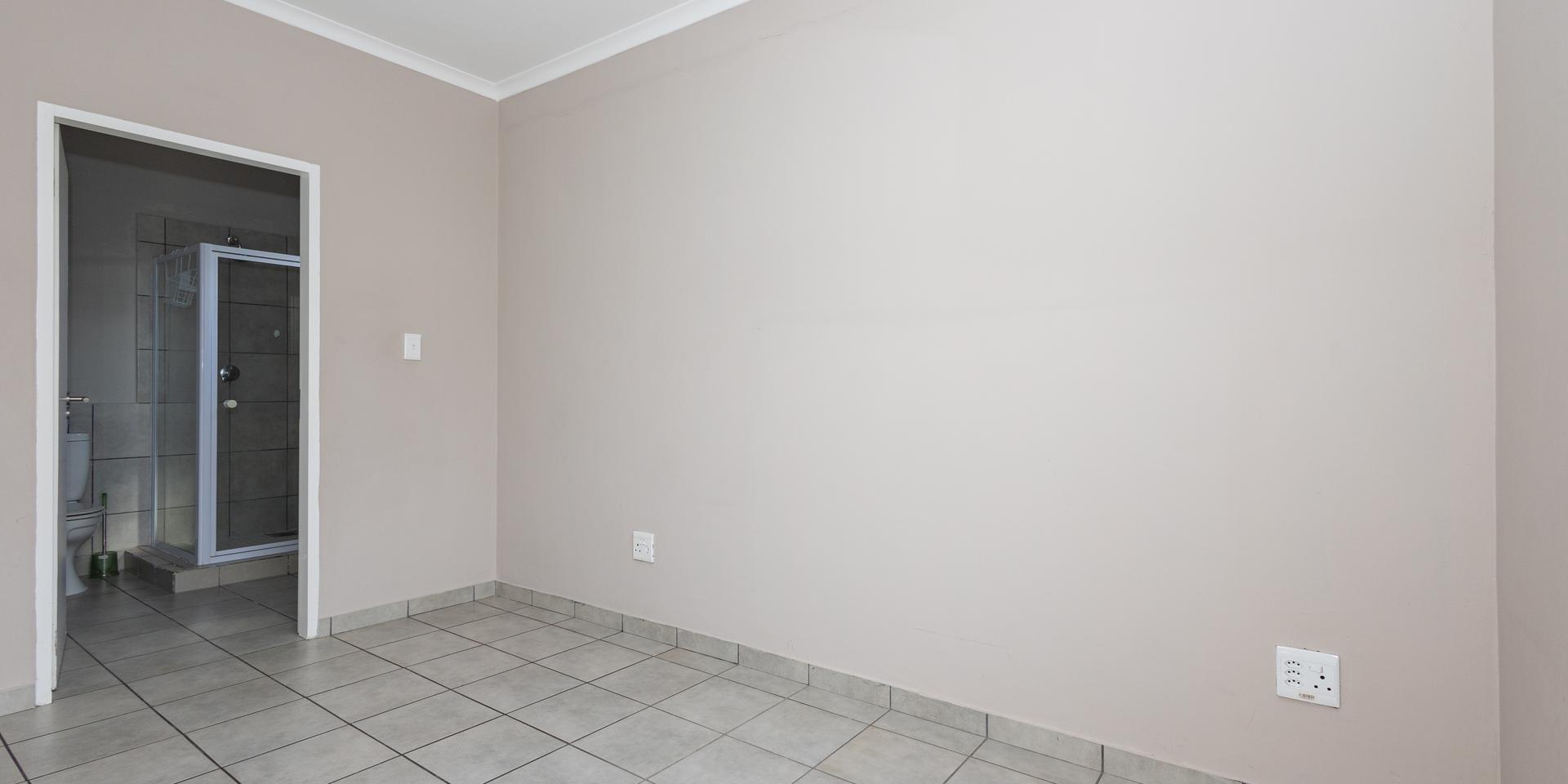 Image 5 of 6