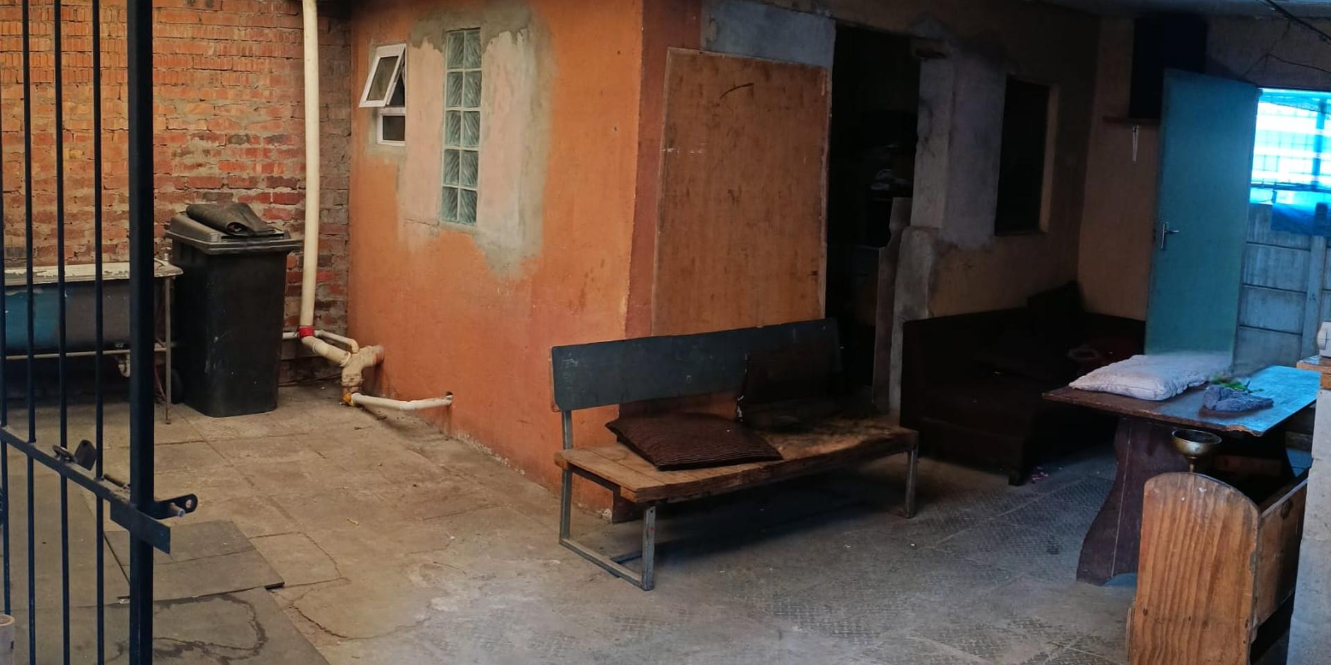 Image 1 of 6