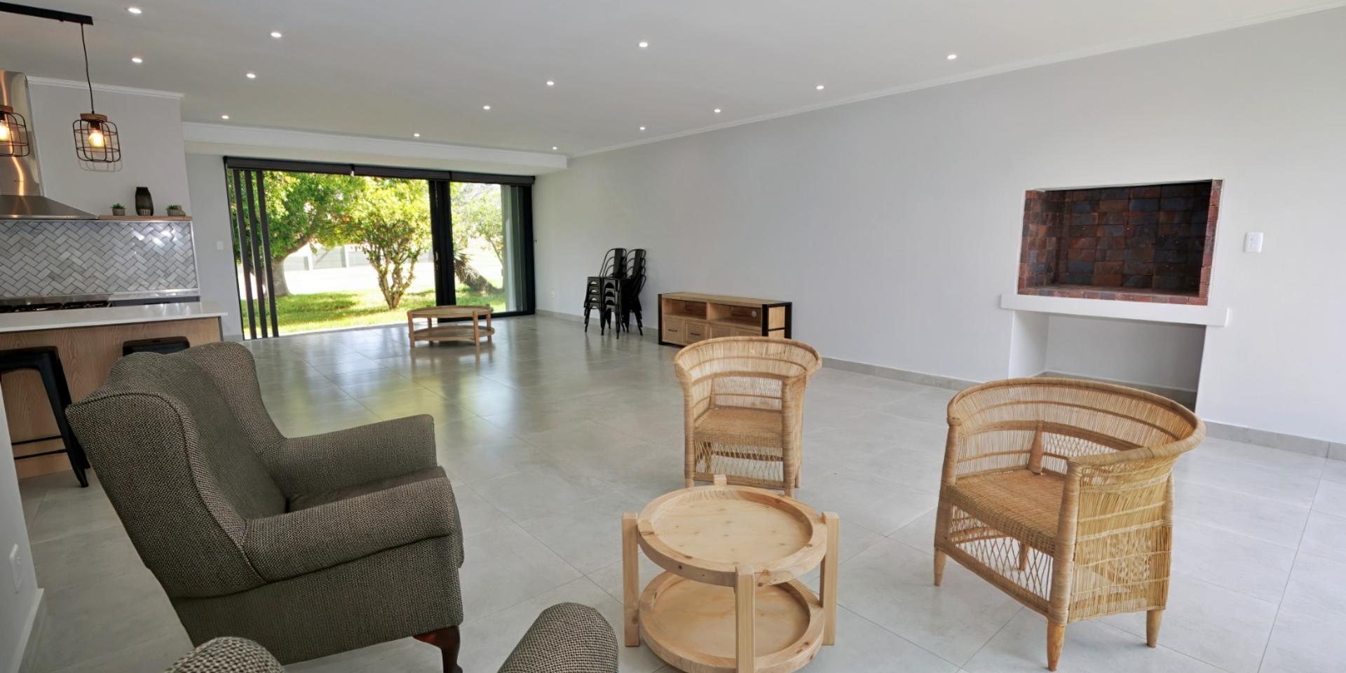Image 2 of 6