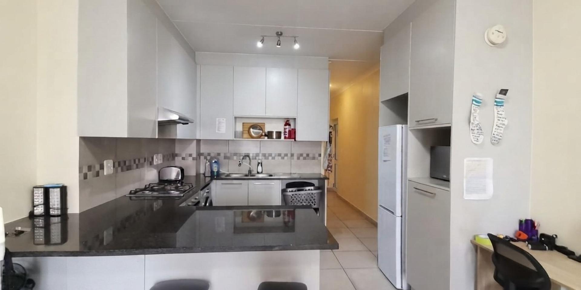 Image 2 of 6