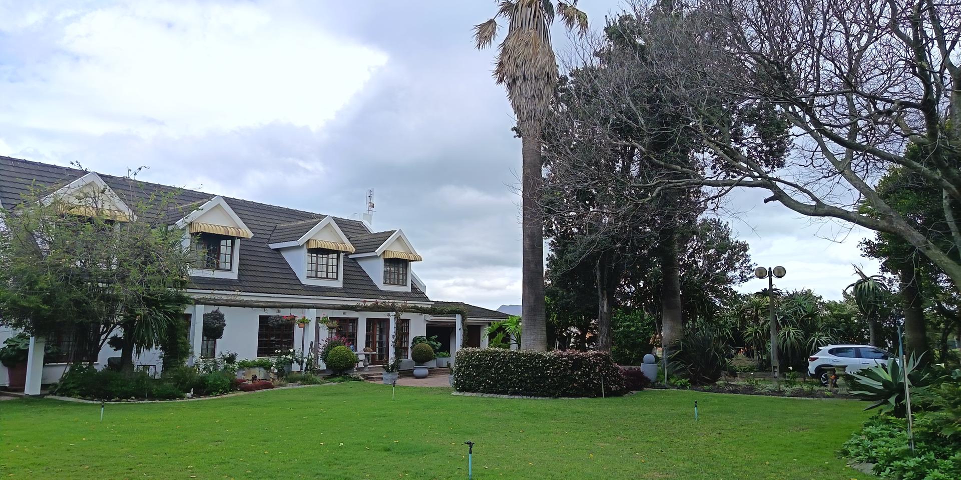Image 4 of 6