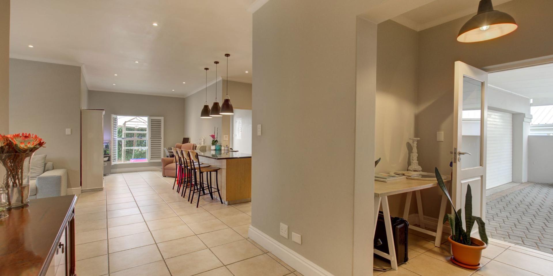 Image 4 of 6